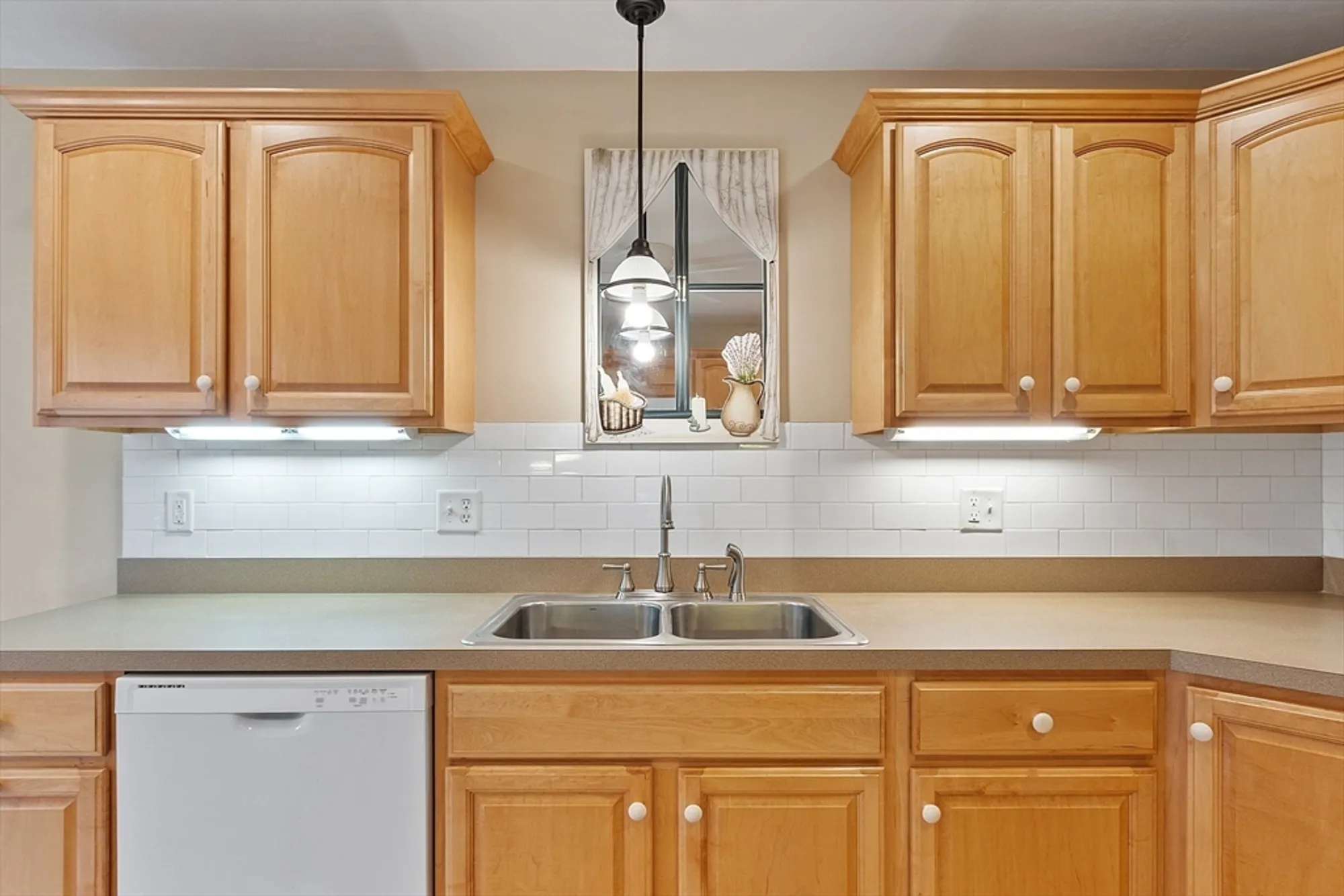 Property Slideshow image 5 of 36 | 453 blue heron dr # 453, Lancaster, MA, 01523