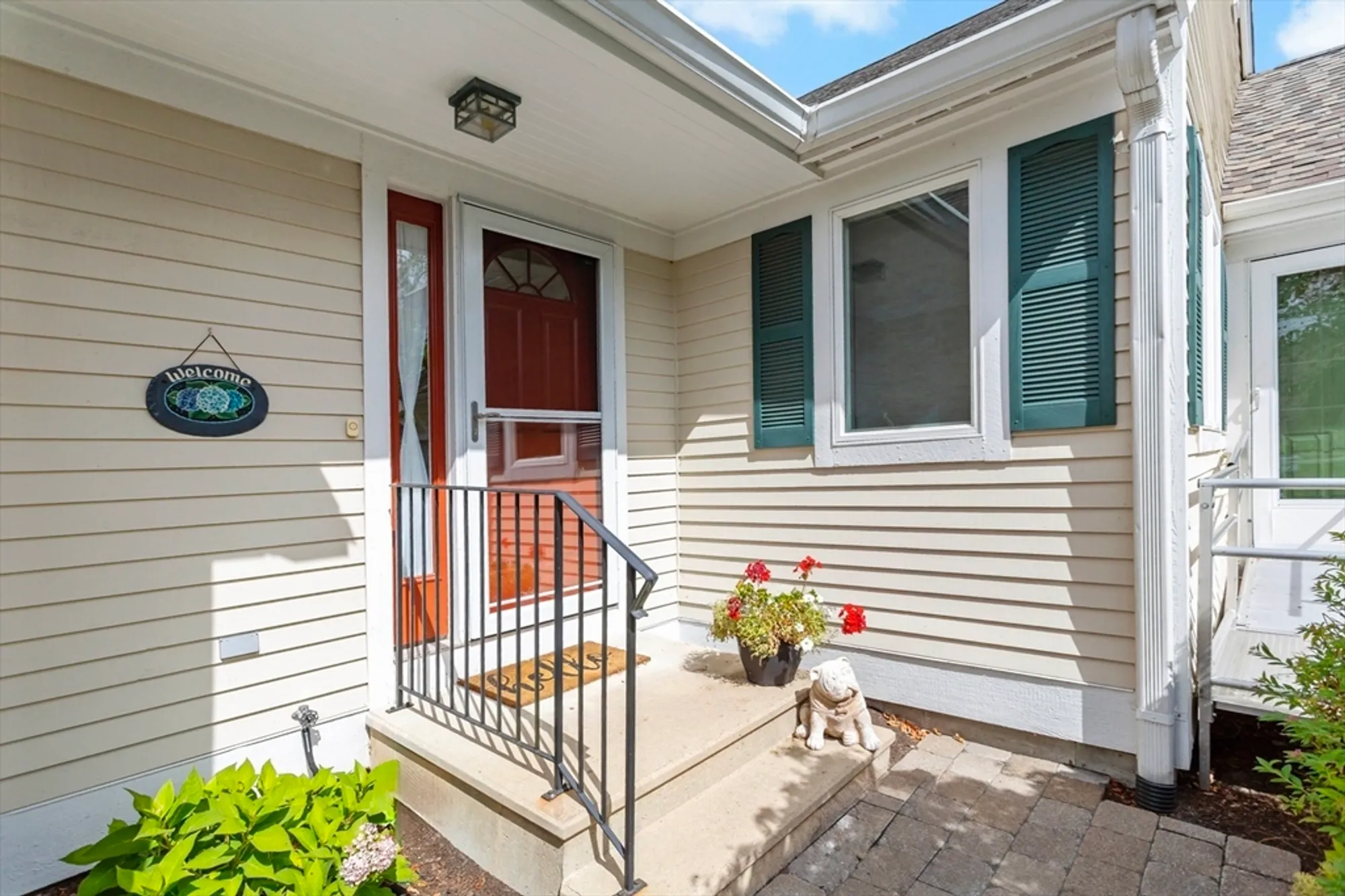 Property Slideshow image 2 of 38 | 8 chippers ln # 390, Mashpee, MA, 02649