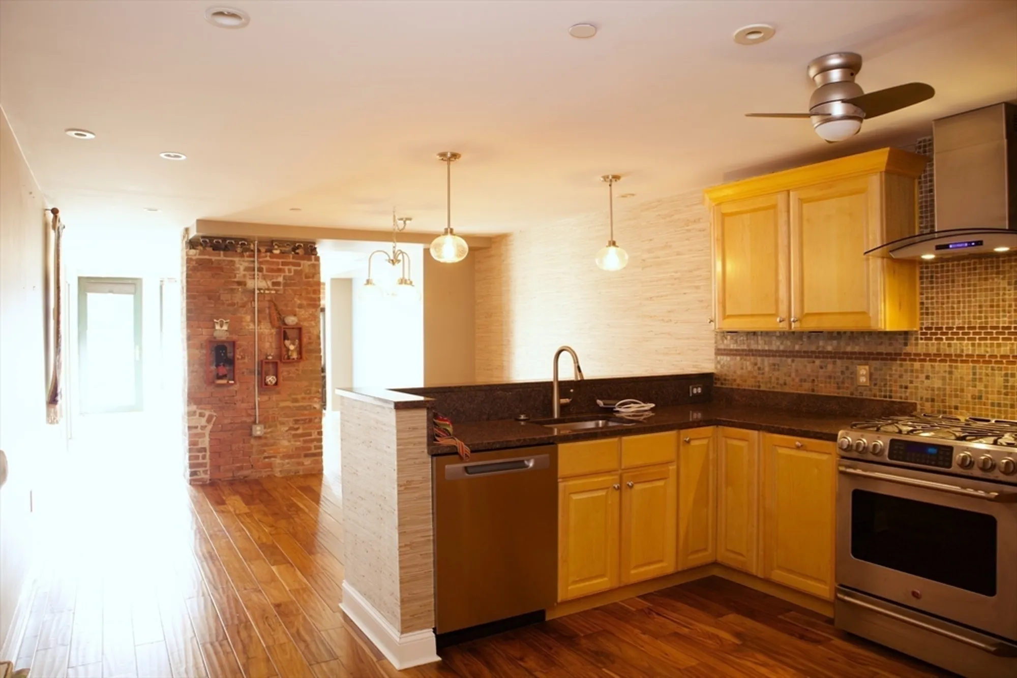 Property Slideshow image 10 of 42 | 60 merrimac st 604, Amesbury, MA, 01913
