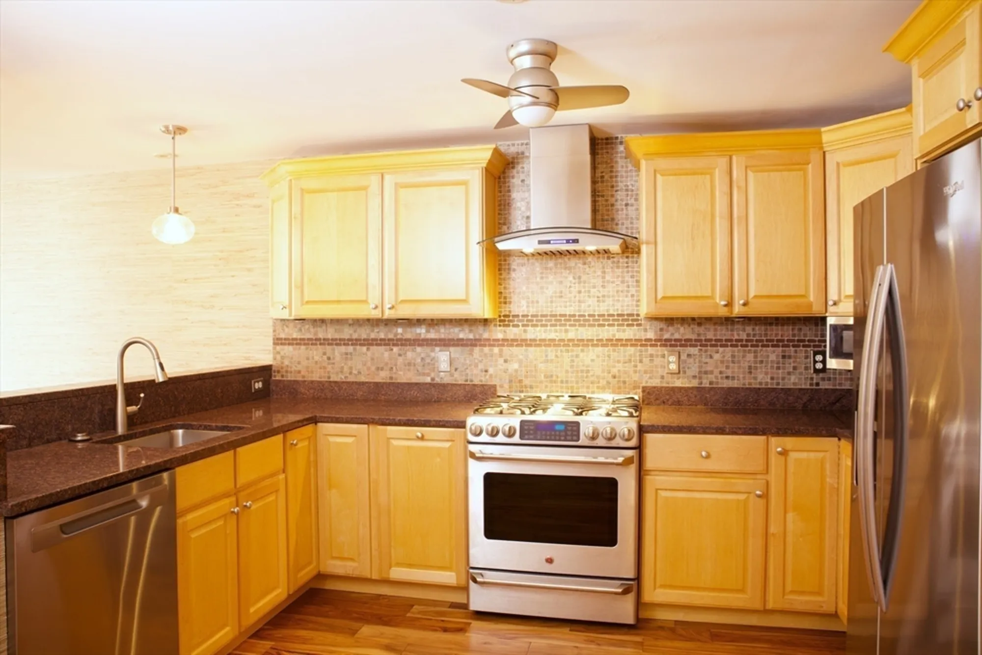 Property Slideshow image 8 of 42 | 60 merrimac st 604, Amesbury, MA, 01913