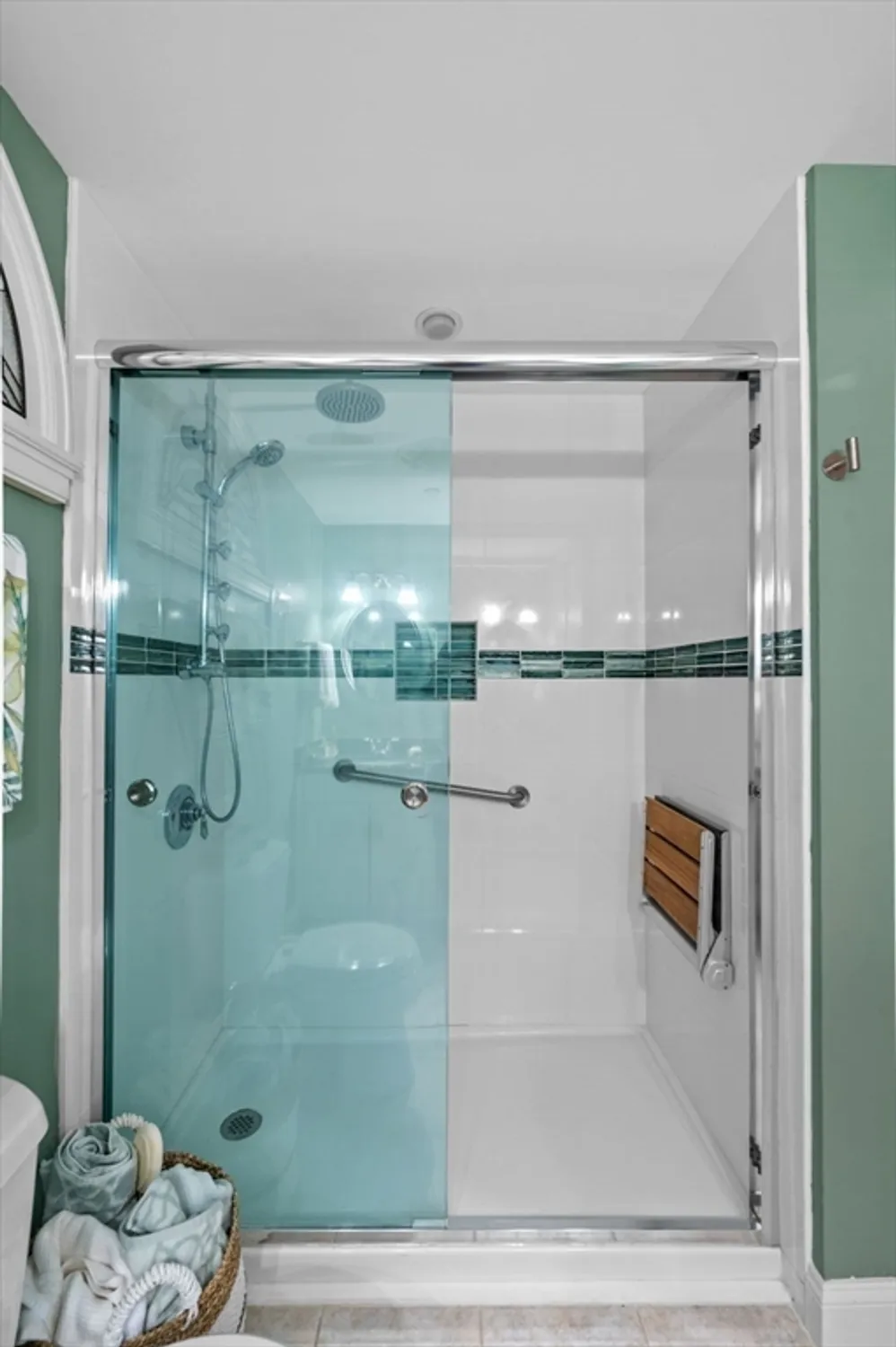 Property Slideshow image 21 of 42 | 60 merrimac st 604, Amesbury, MA, 01913