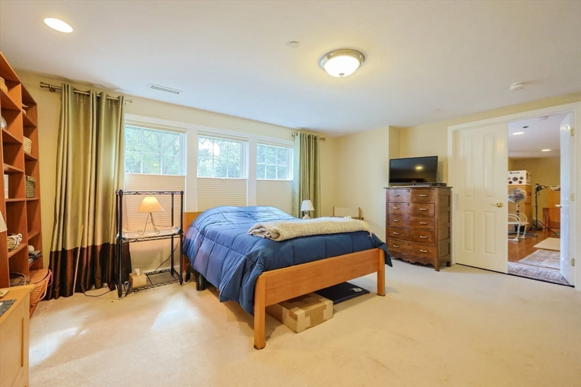 Property Slideshow image 25 of 30 | 5 blossom ct # 5, Westborough, MA, 01581