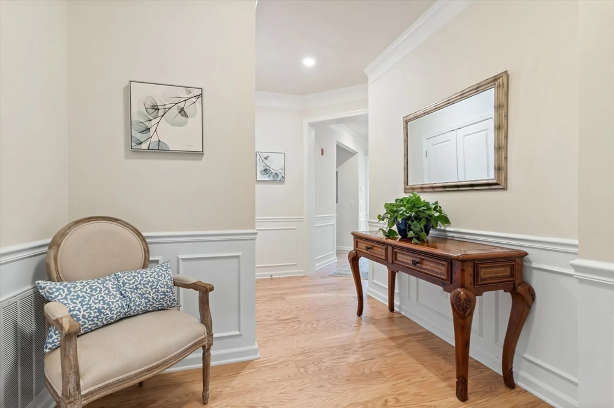 Property Slideshow image 10 of 39 | 11101 peters farm way # 101, Westborough, MA, 01581