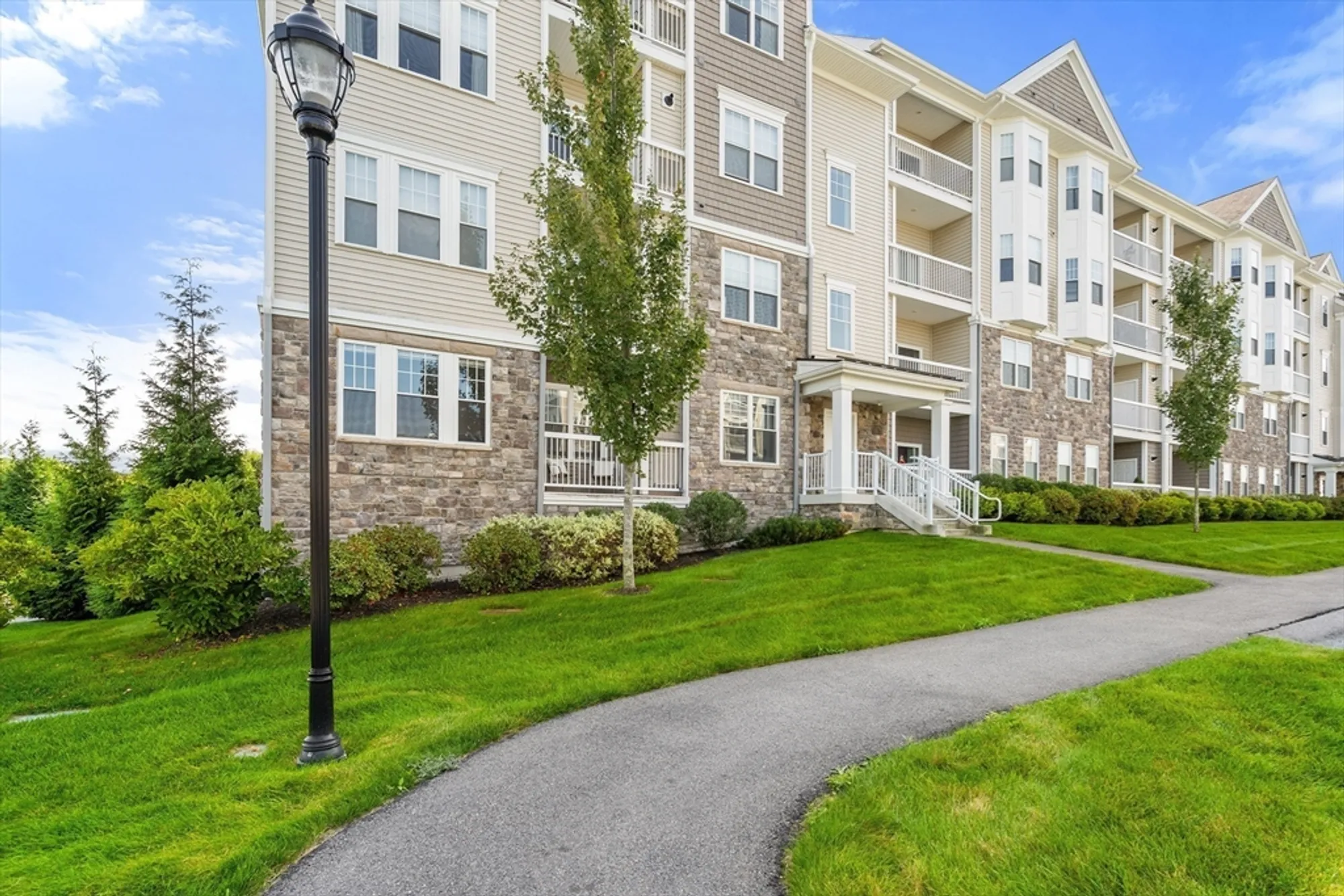 Property Slideshow image 37 of 39 | 11101 peters farm way # 101, Westborough, MA, 01581