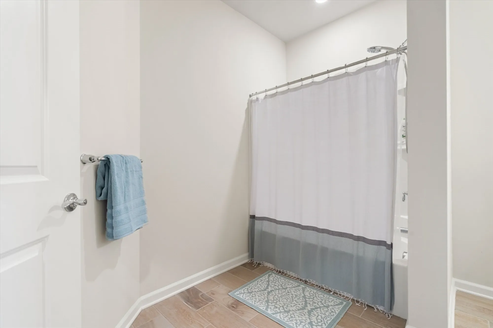 Property Slideshow image 31 of 39 | 11101 peters farm way # 101, Westborough, MA, 01581