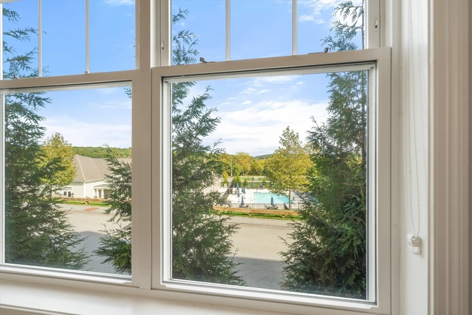 Property Slideshow image 4 of 39 | 11101 peters farm way # 101, Westborough, MA, 01581