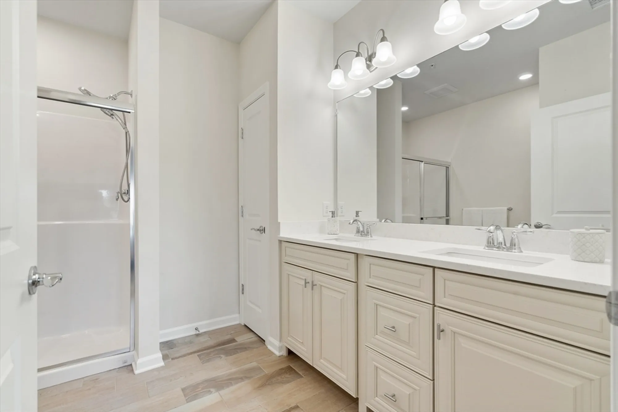 Property Slideshow image 27 of 39 | 11101 peters farm way # 101, Westborough, MA, 01581