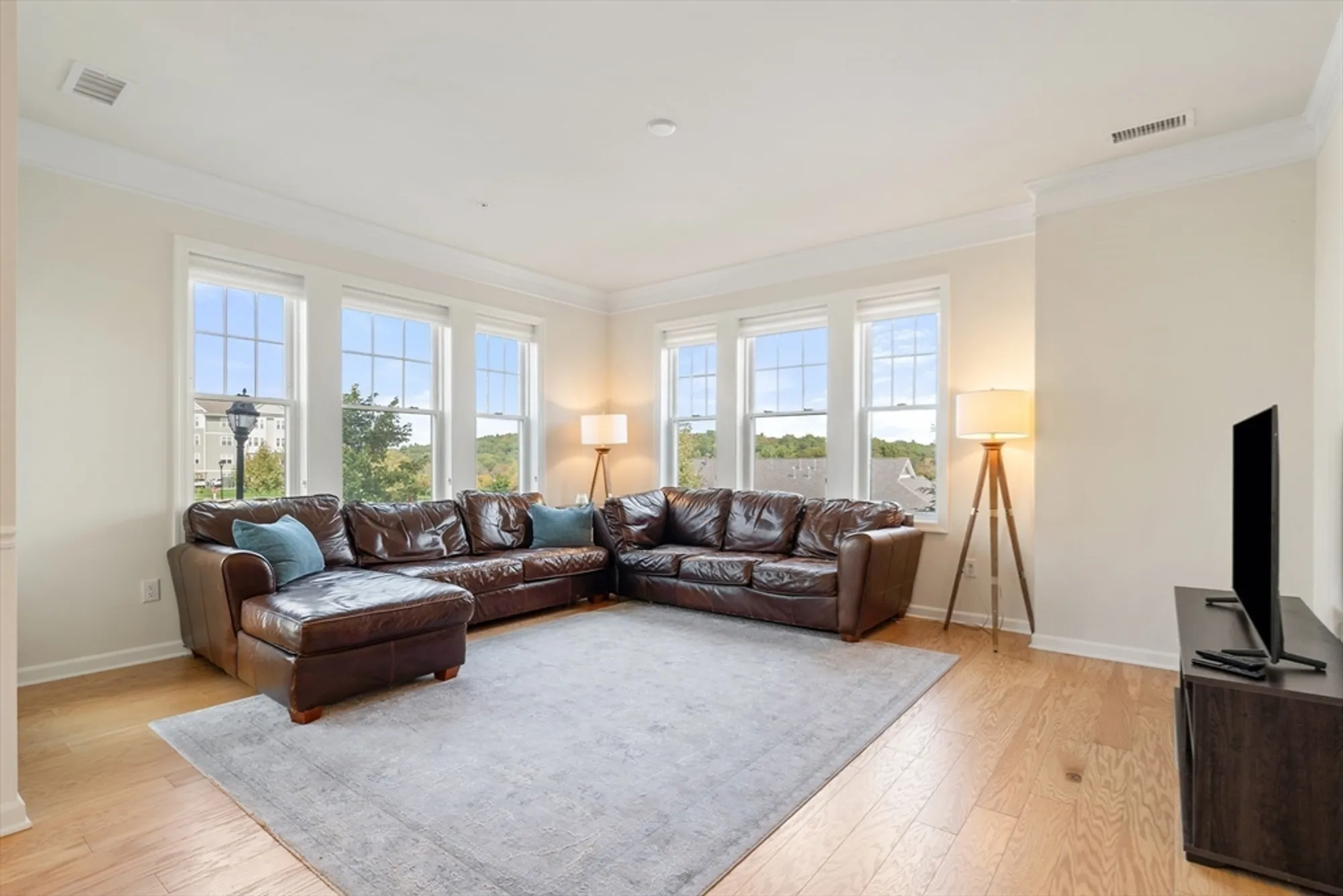 Property Slideshow image 16 of 39 | 11101 peters farm way # 101, Westborough, MA, 01581