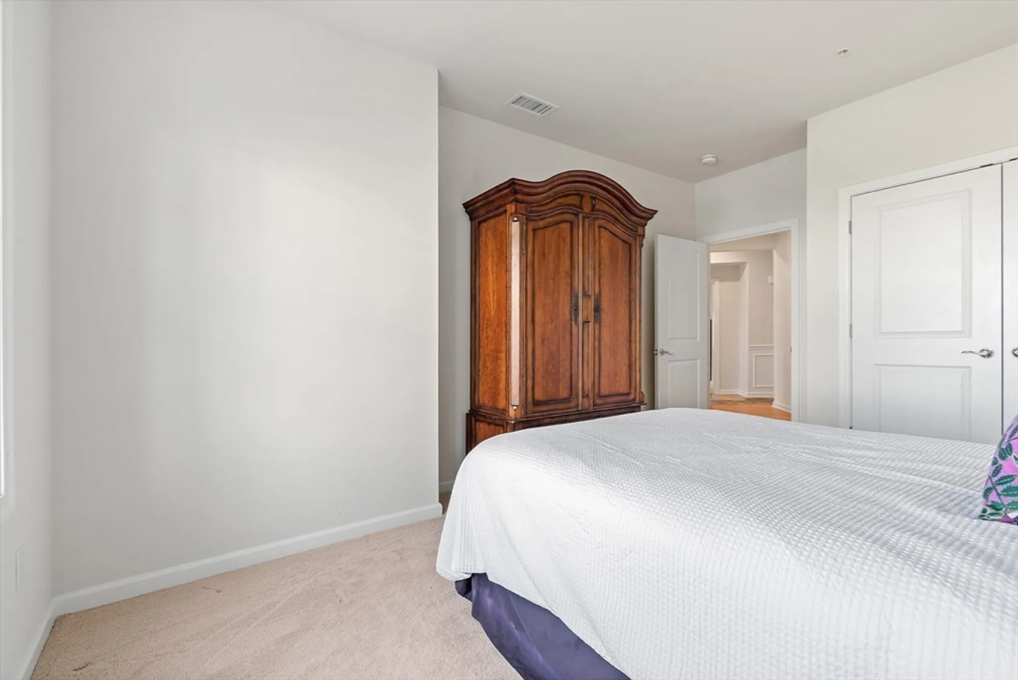 Property Slideshow image 30 of 39 | 11101 peters farm way # 101, Westborough, MA, 01581