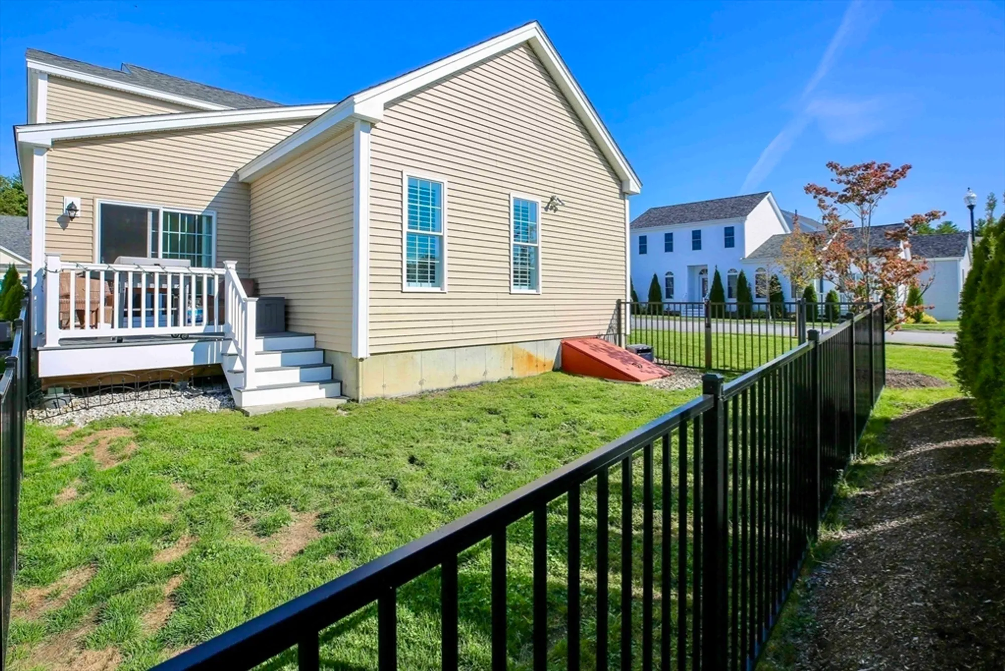 Property Slideshow image 33 of 39 | 27 tea party cir # 27, Holden, MA, 01520