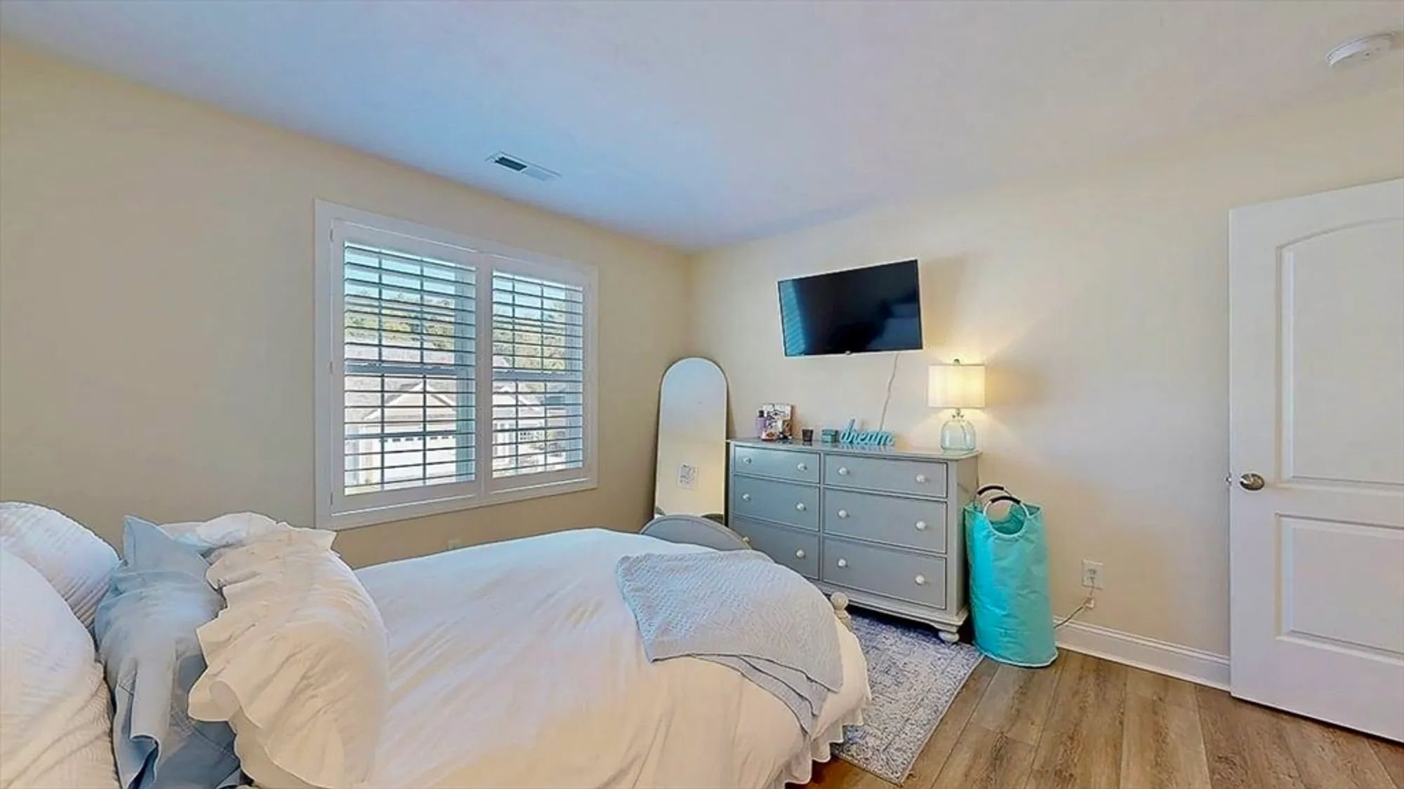 Property Slideshow image 22 of 39 | 27 tea party cir # 27, Holden, MA, 01520