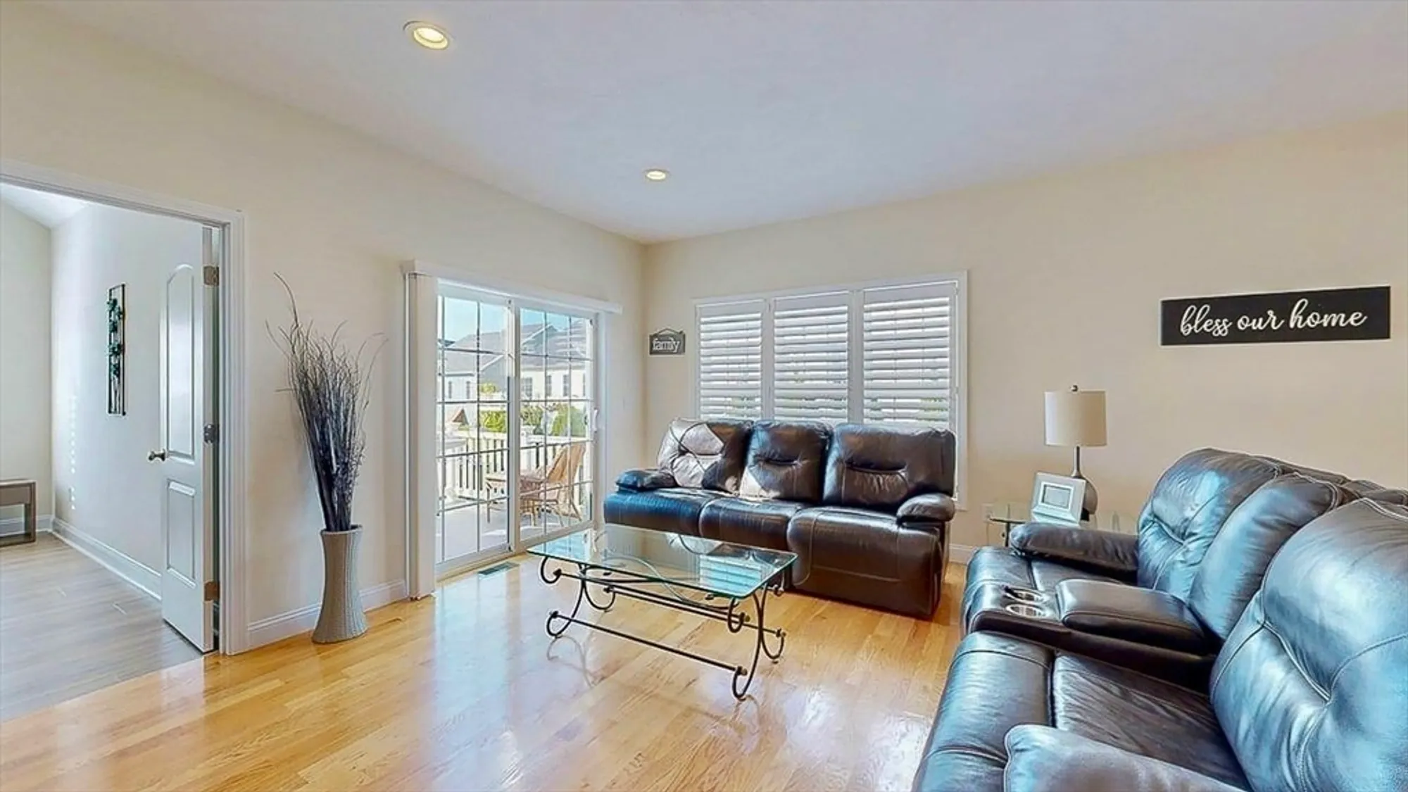 Property Slideshow image 7 of 39 | 27 tea party cir # 27, Holden, MA, 01520