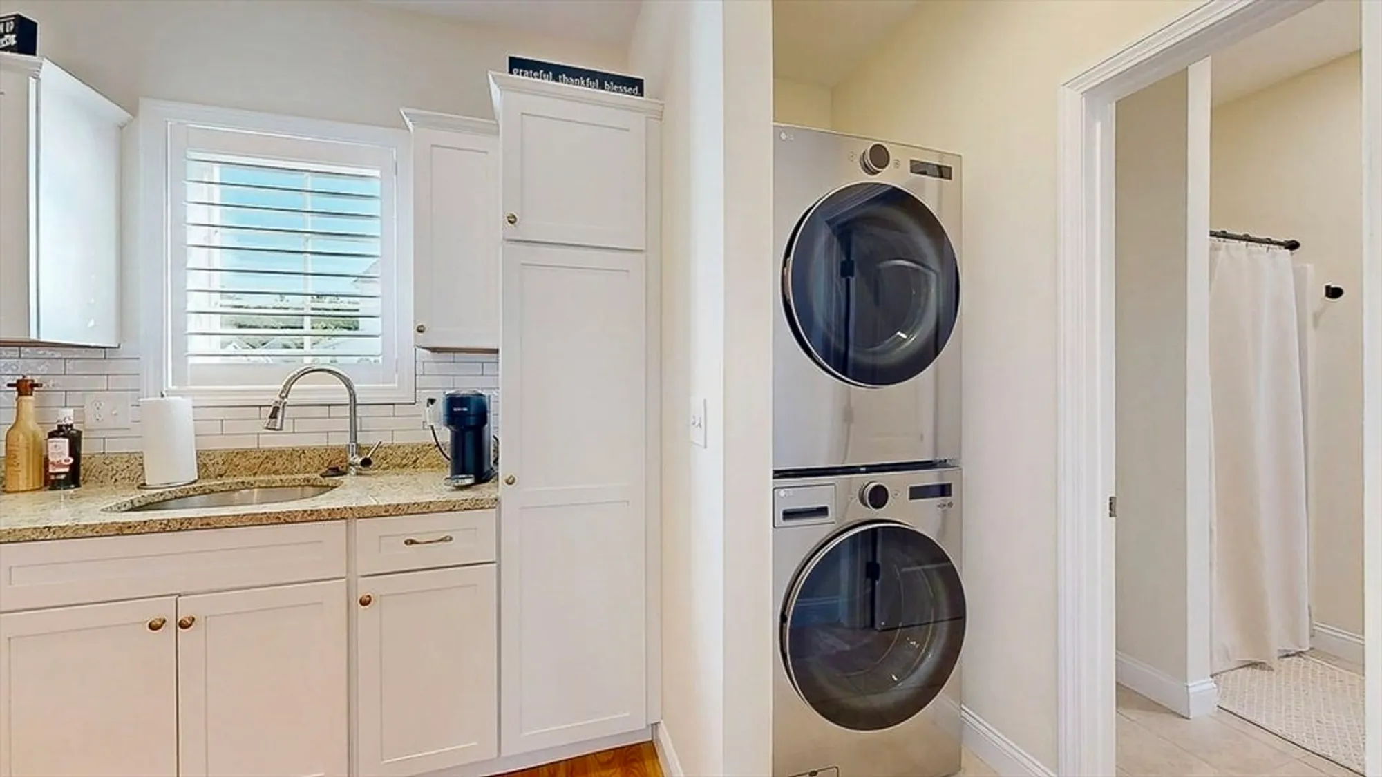 Property Slideshow image 11 of 38 | 27 tea party cir # 27, Holden, MA, 01520