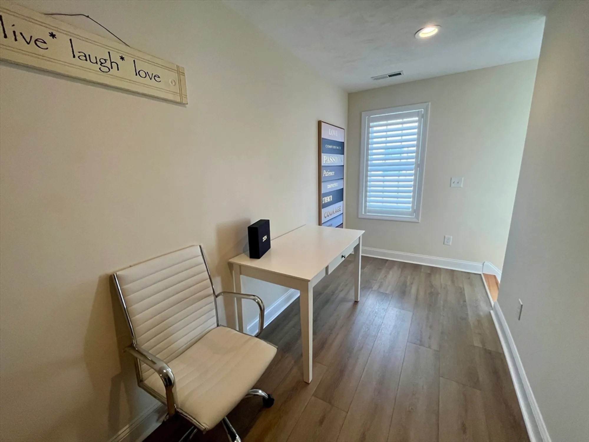 Property Slideshow image 19 of 38 | 27 tea party cir # 27, Holden, MA, 01520