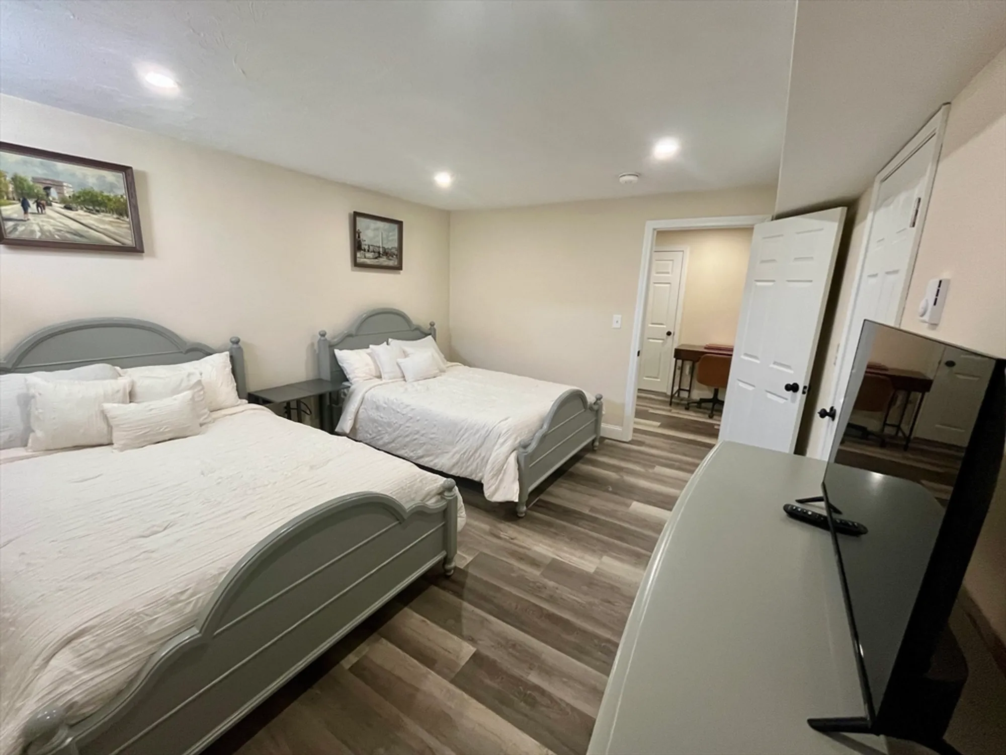 Property Slideshow image 27 of 38 | 27 tea party cir # 27, Holden, MA, 01520