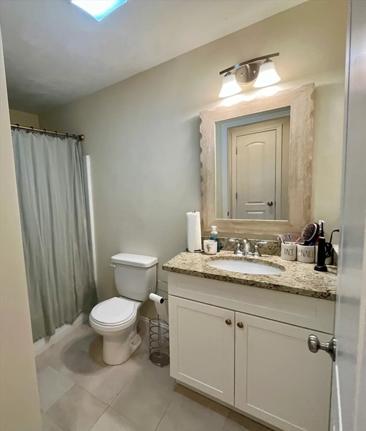 Property Slideshow image 23 of 38 | 27 tea party cir # 27, Holden, MA, 01520