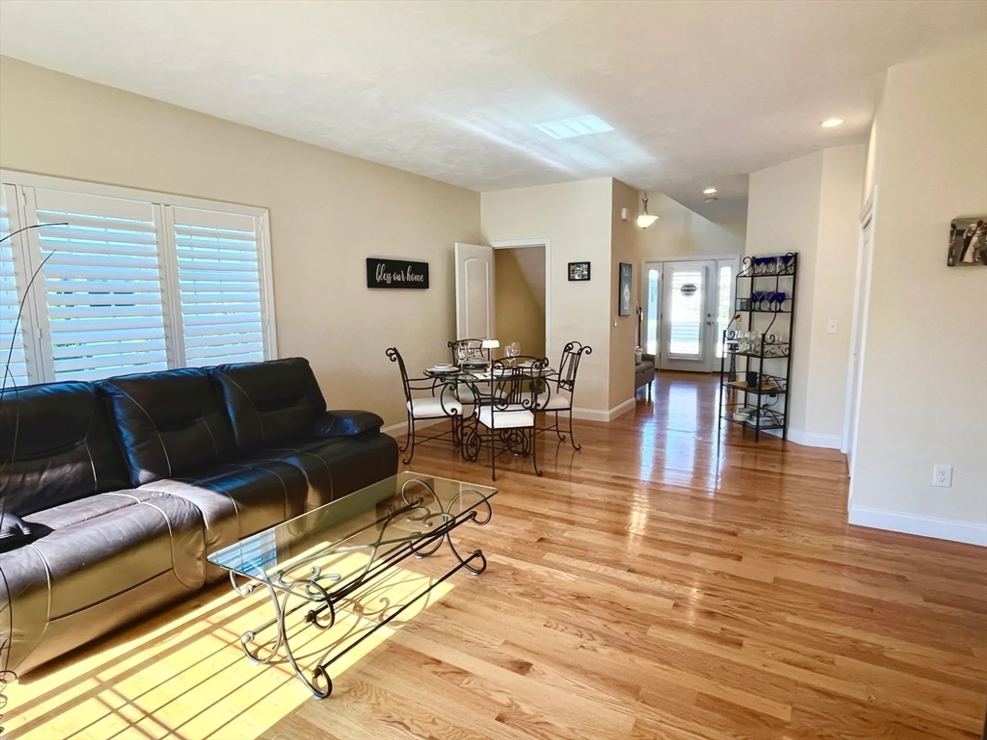 Property Slideshow image 7 of 38 | 27 tea party cir # 27, Holden, MA, 01520