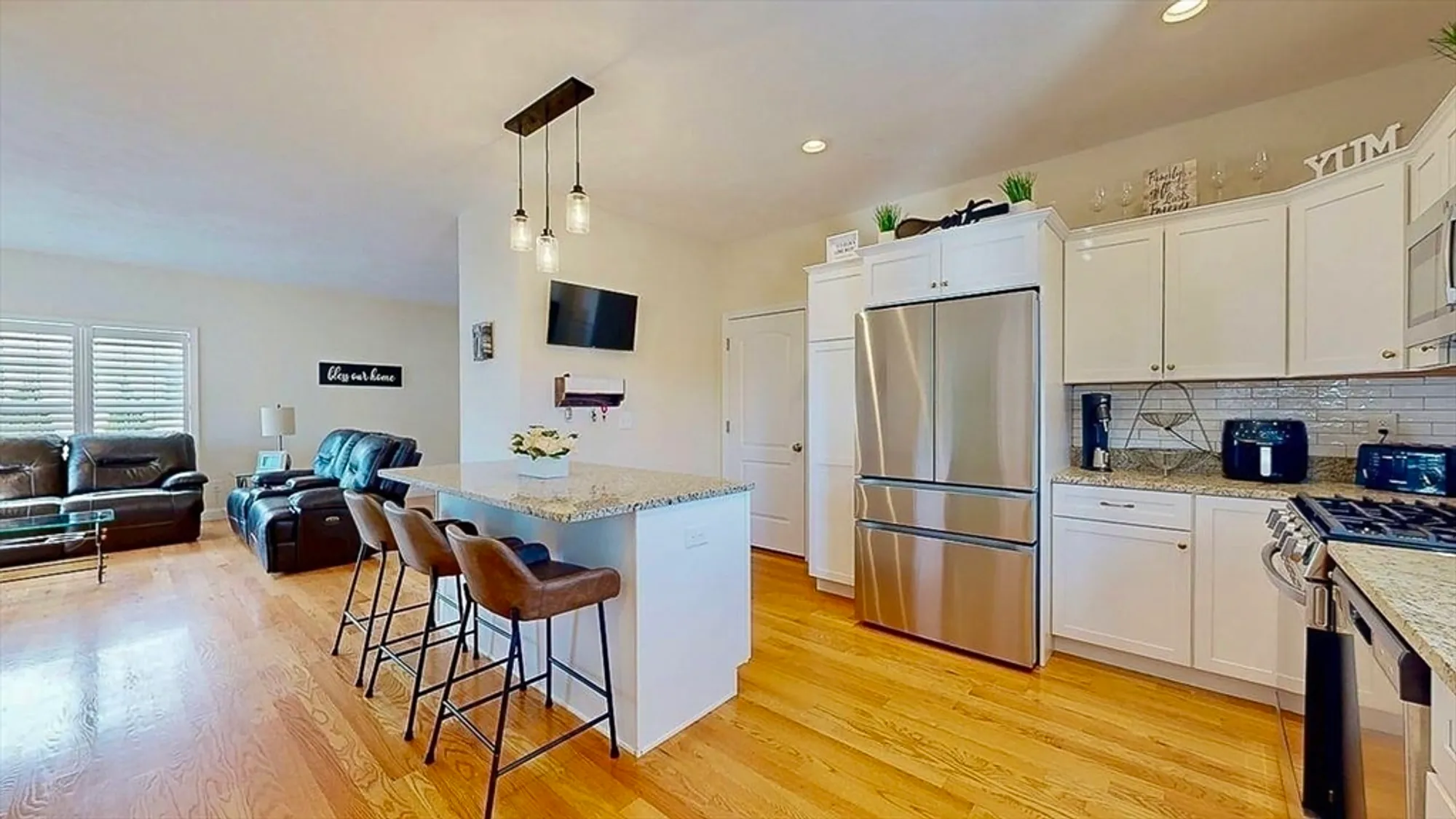 Property Slideshow image 9 of 38 | 27 tea party cir # 27, Holden, MA, 01520