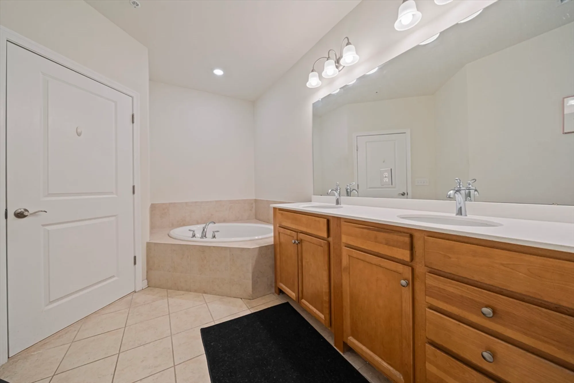 Property Slideshow image 19 of 27 | 130 trotter rd 1309, Weymouth, MA, 02190