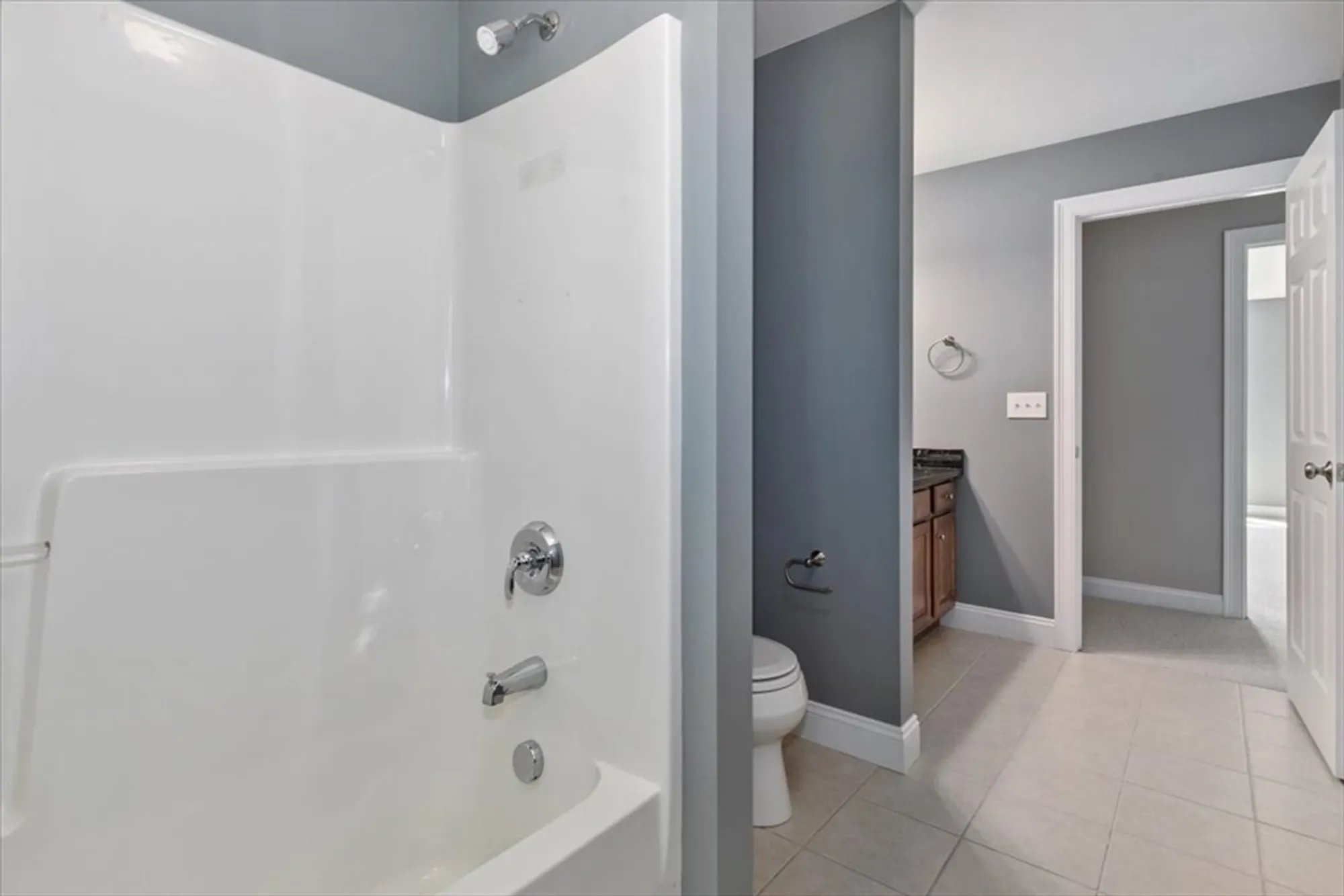 Property Slideshow image 33 of 42 | 13 hastings cir, Methuen, MA, 01844