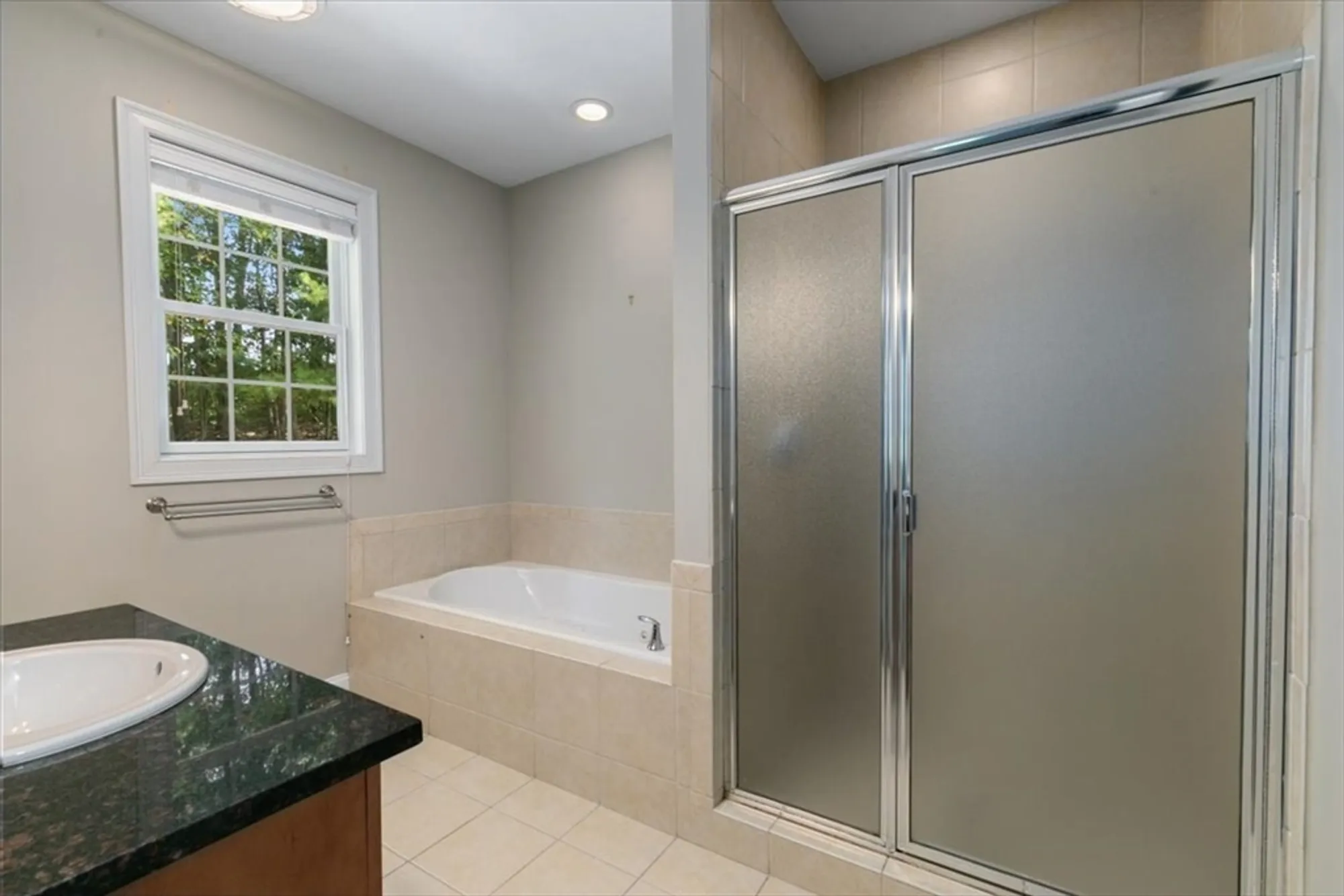 Property Slideshow image 23 of 42 | 13 hastings cir, Methuen, MA, 01844
