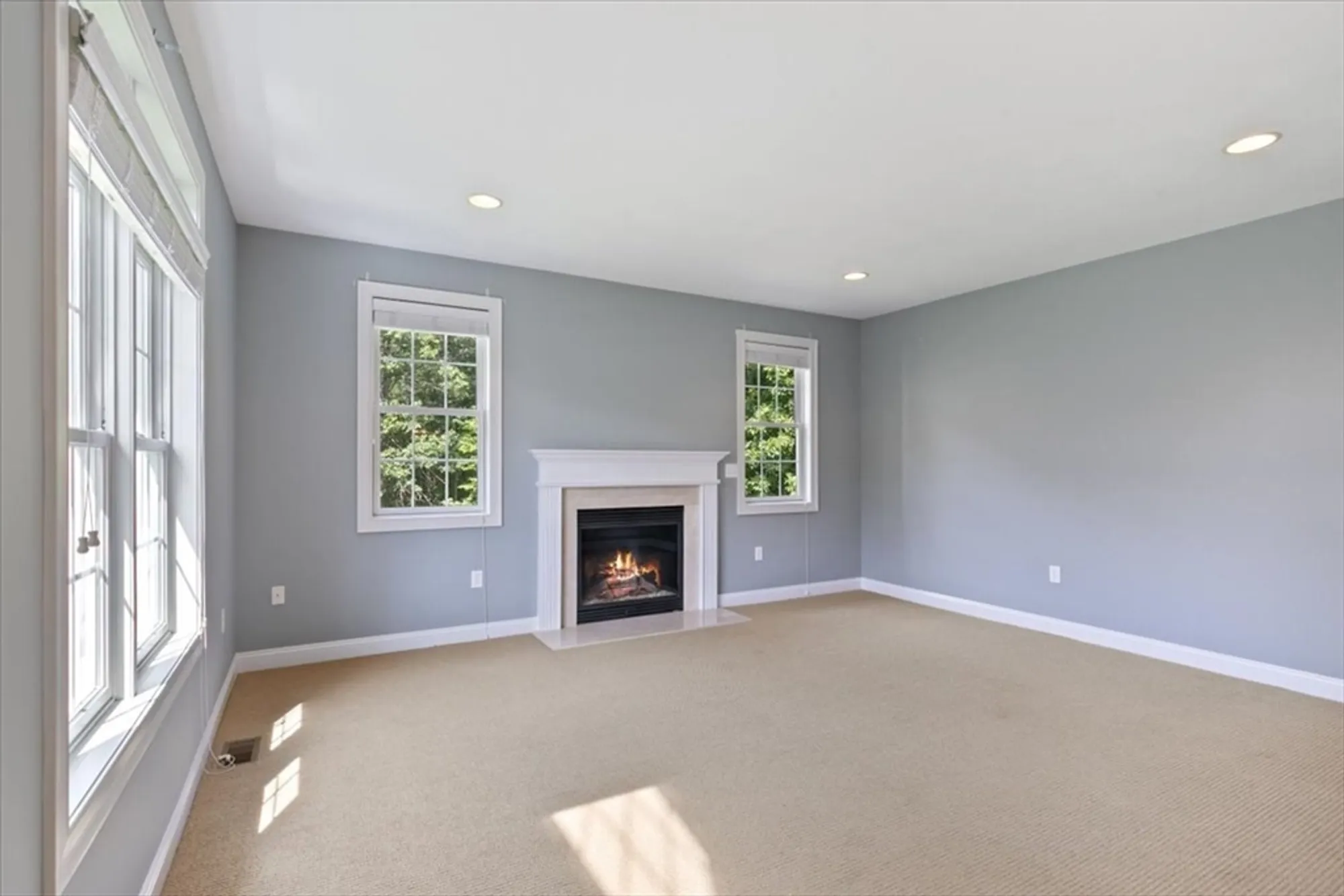 Property Slideshow image 6 of 42 | 13 hastings cir, Methuen, MA, 01844