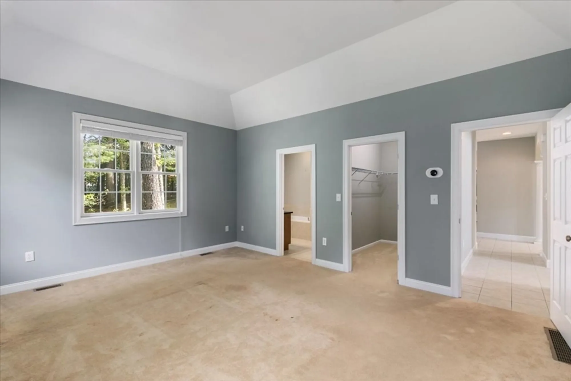 Property Slideshow image 22 of 42 | 13 hastings cir, Methuen, MA, 01844