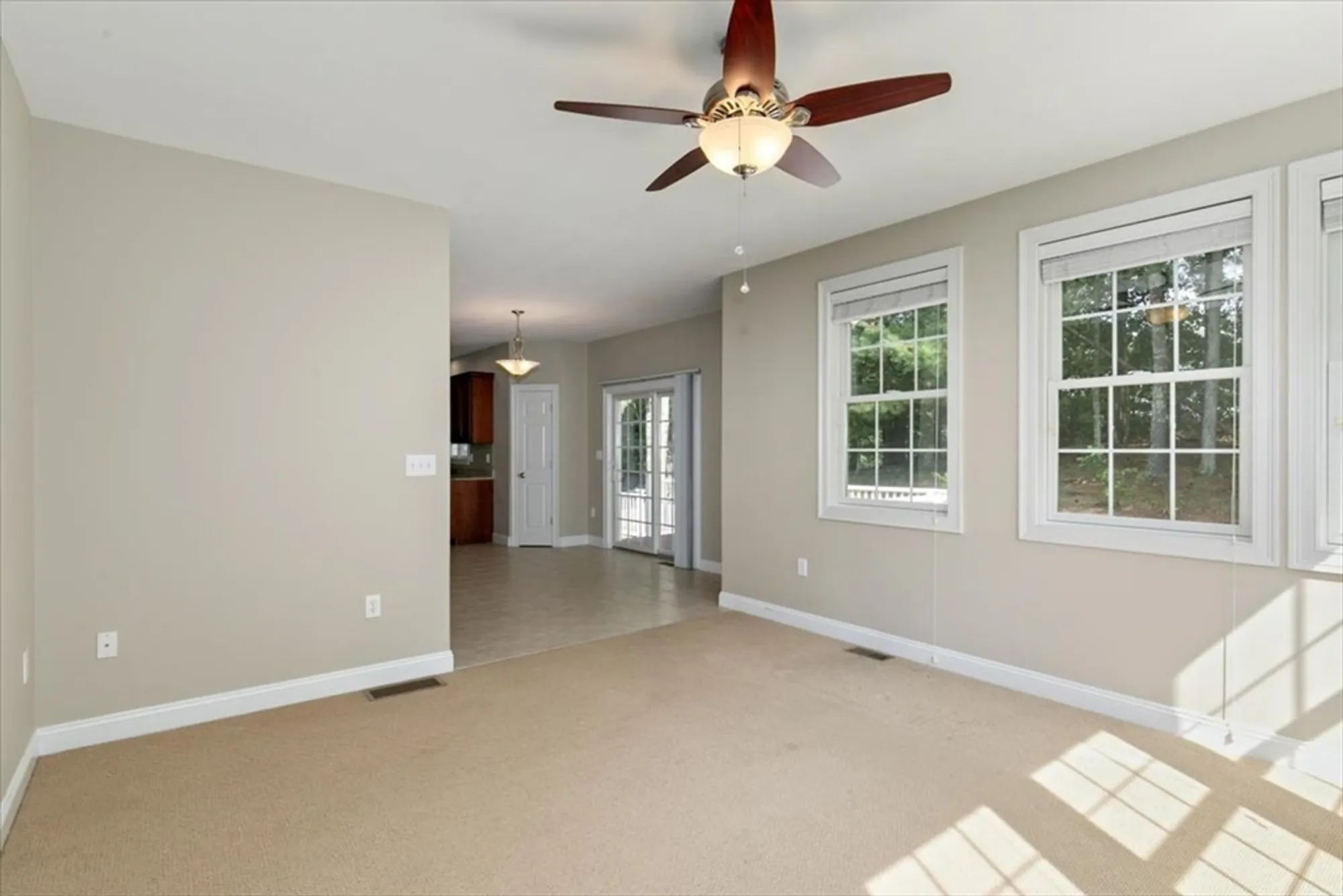 Property Slideshow image 20 of 42 | 13 hastings cir, Methuen, MA, 01844