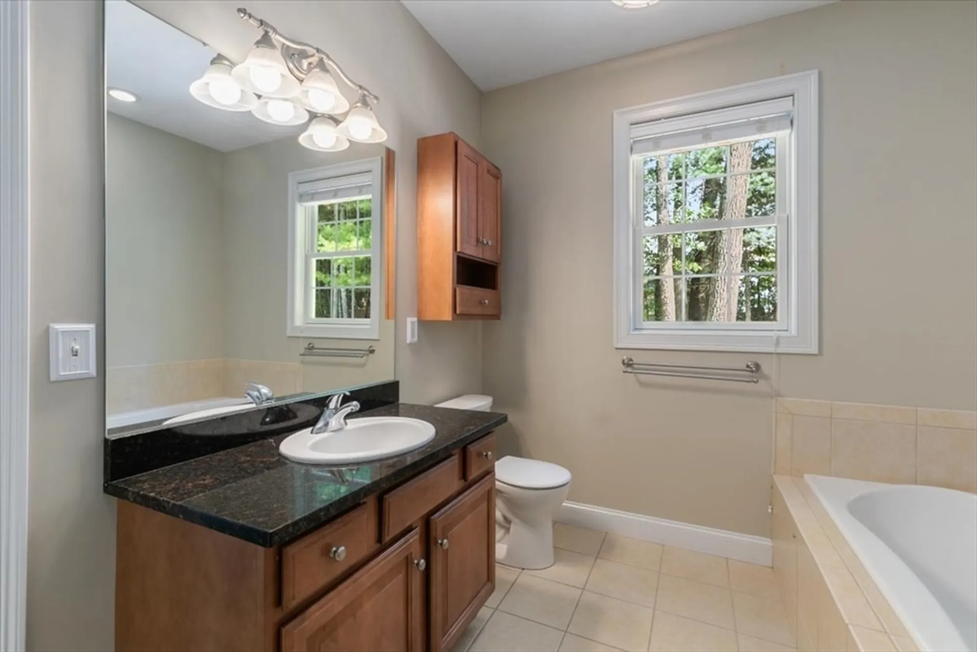 Property Slideshow image 24 of 42 | 13 hastings cir, Methuen, MA, 01844