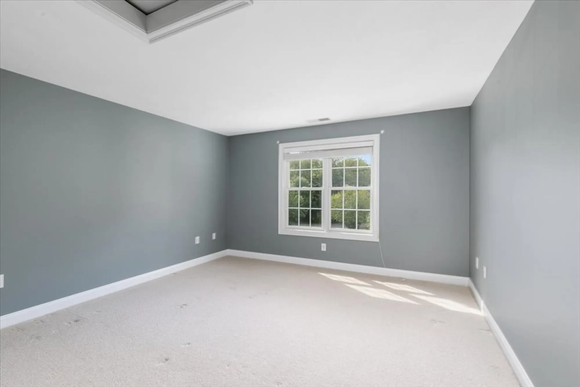 Property Slideshow image 30 of 42 | 13 hastings cir, Methuen, MA, 01844