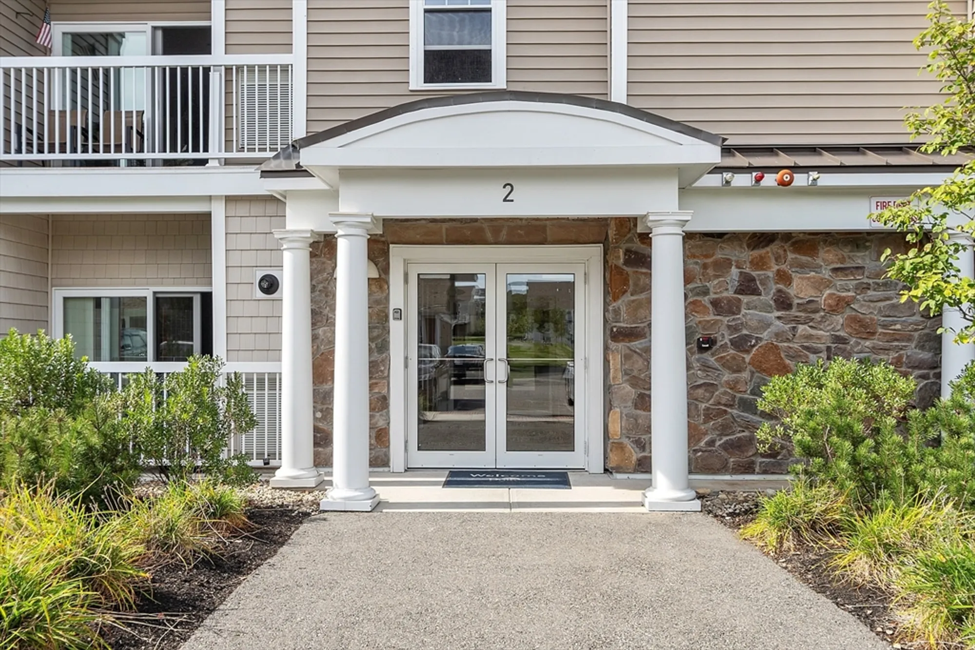 Property Slideshow image 6 of 33 | 2 francis dr 412, Andover, MA, 01810