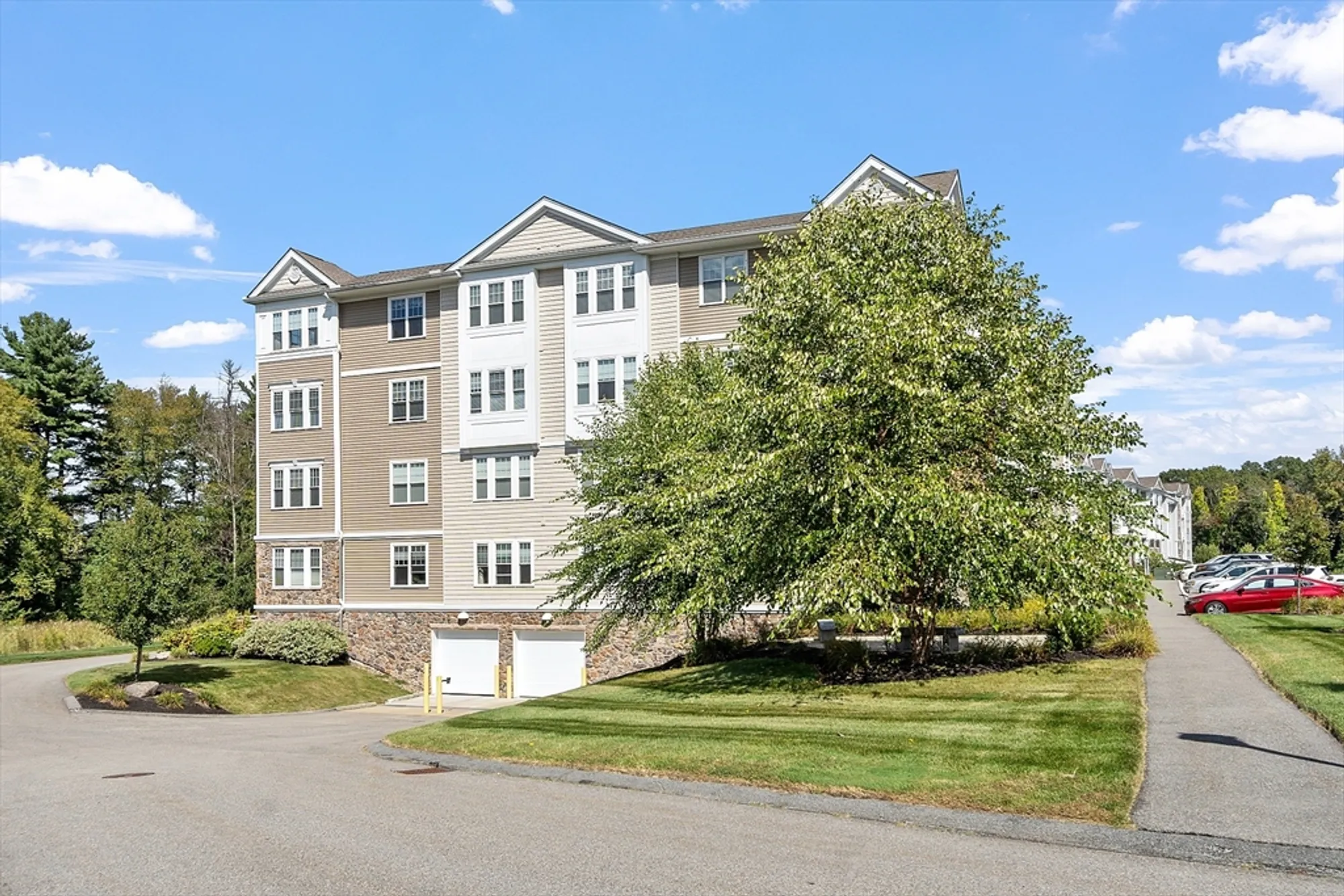 Property Slideshow image 5 of 33 | 2 francis dr 412, Andover, MA, 01810