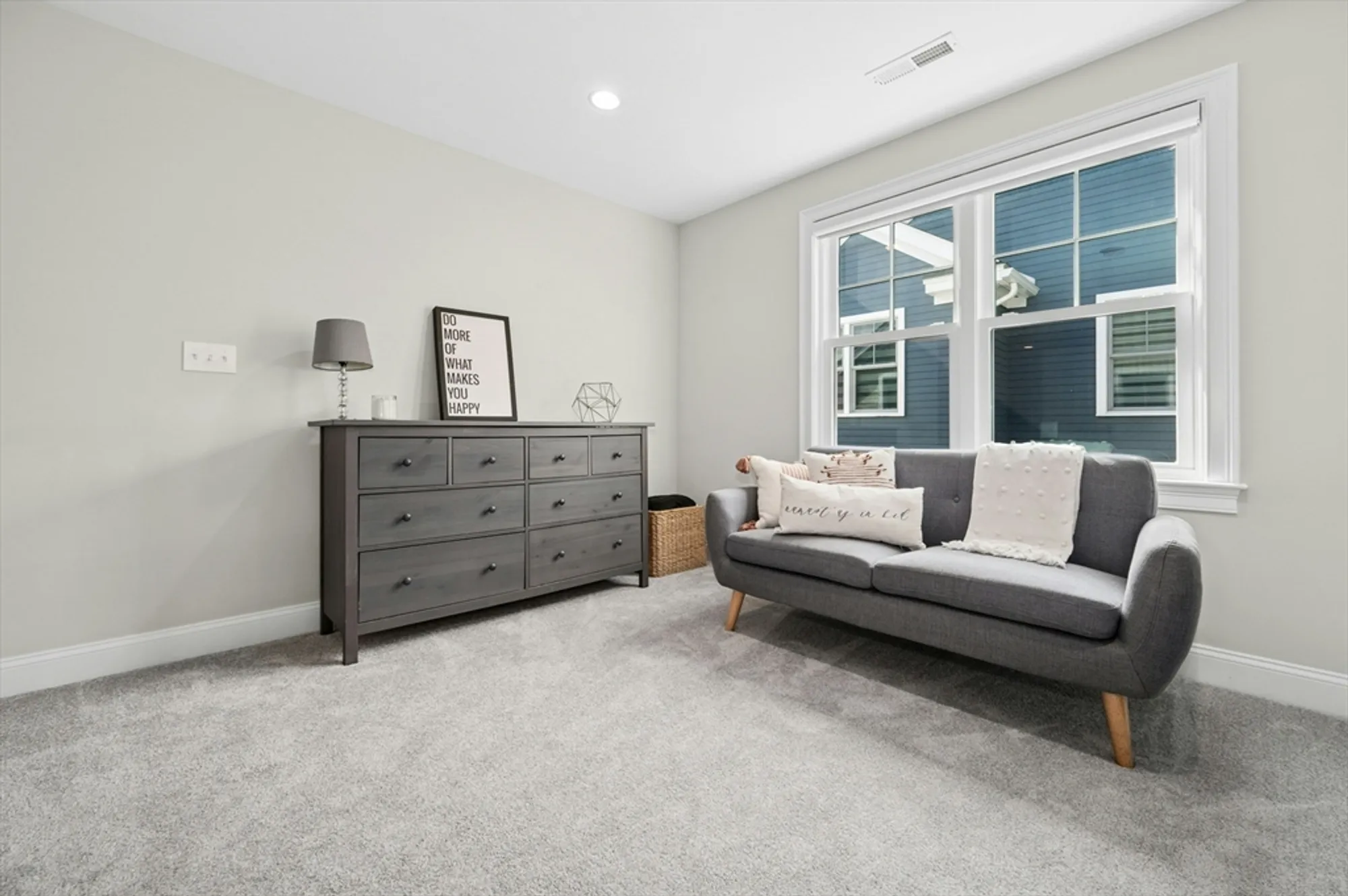 Property Slideshow image 25 of 42 | 71 weston ln # 71, Hopkinton, MA, 01748