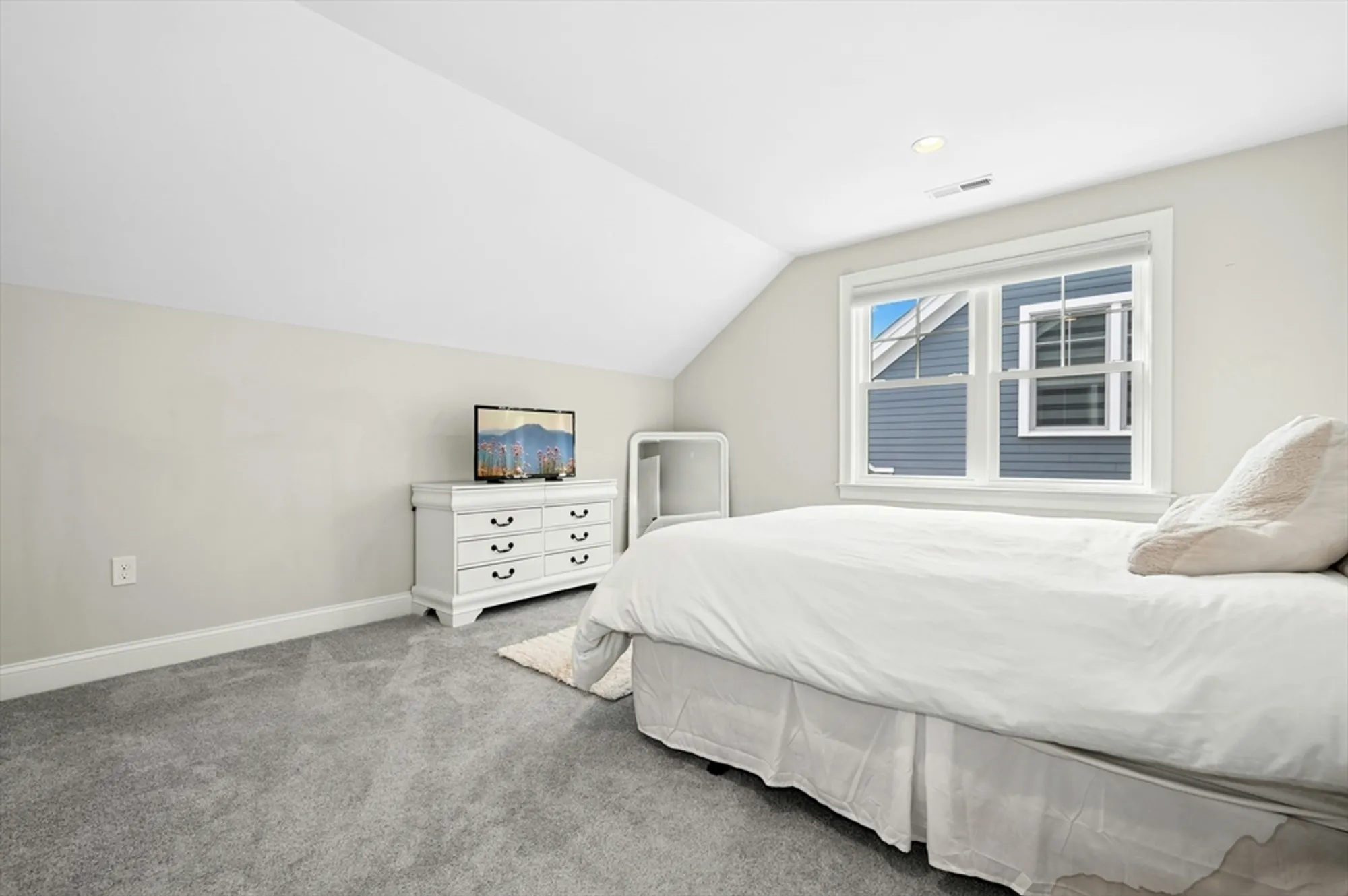 Property Slideshow image 30 of 42 | 71 weston ln # 71, Hopkinton, MA, 01748