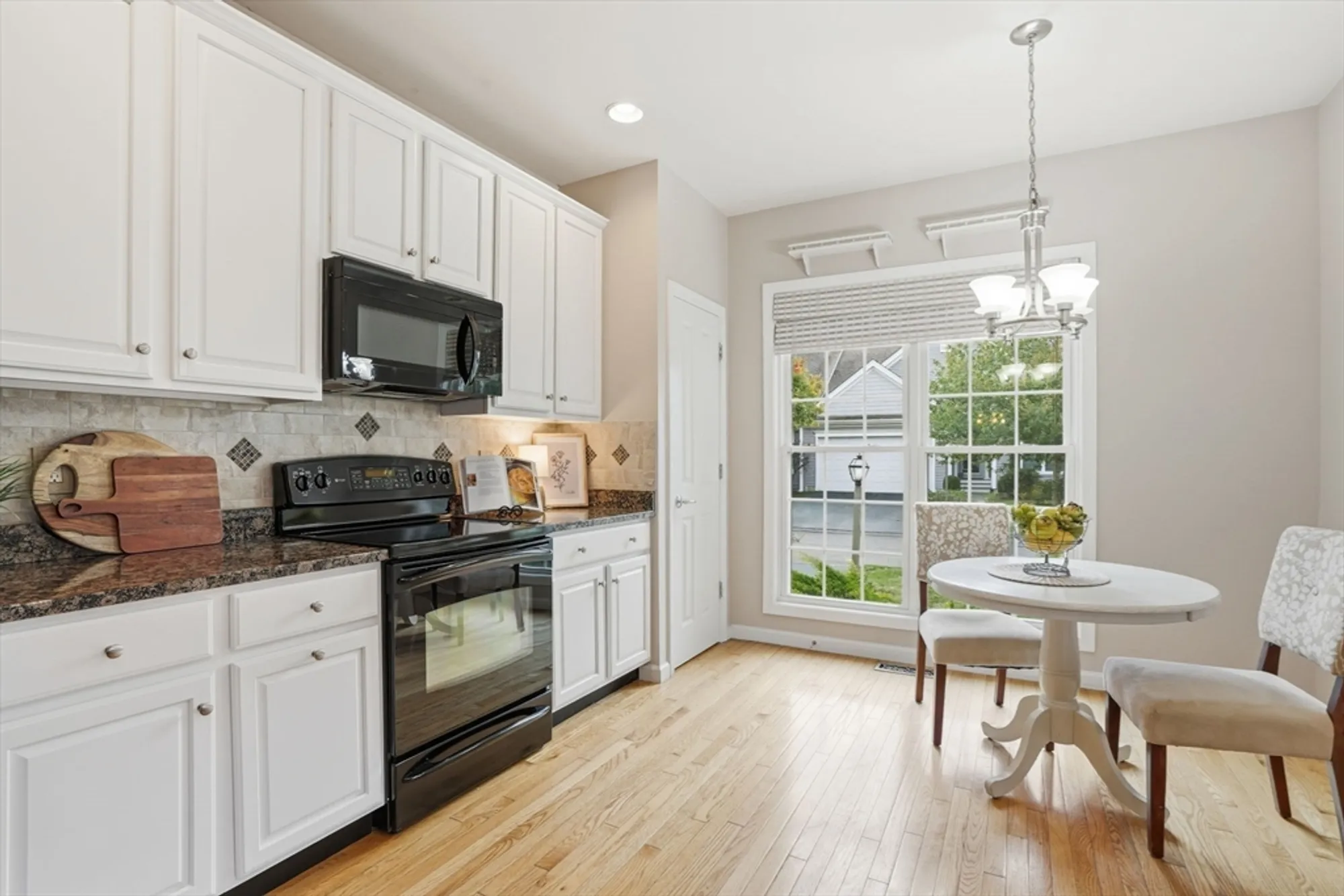 Property Slideshow image 7 of 40 | 22 cottage cv, Plymouth, MA, 02360