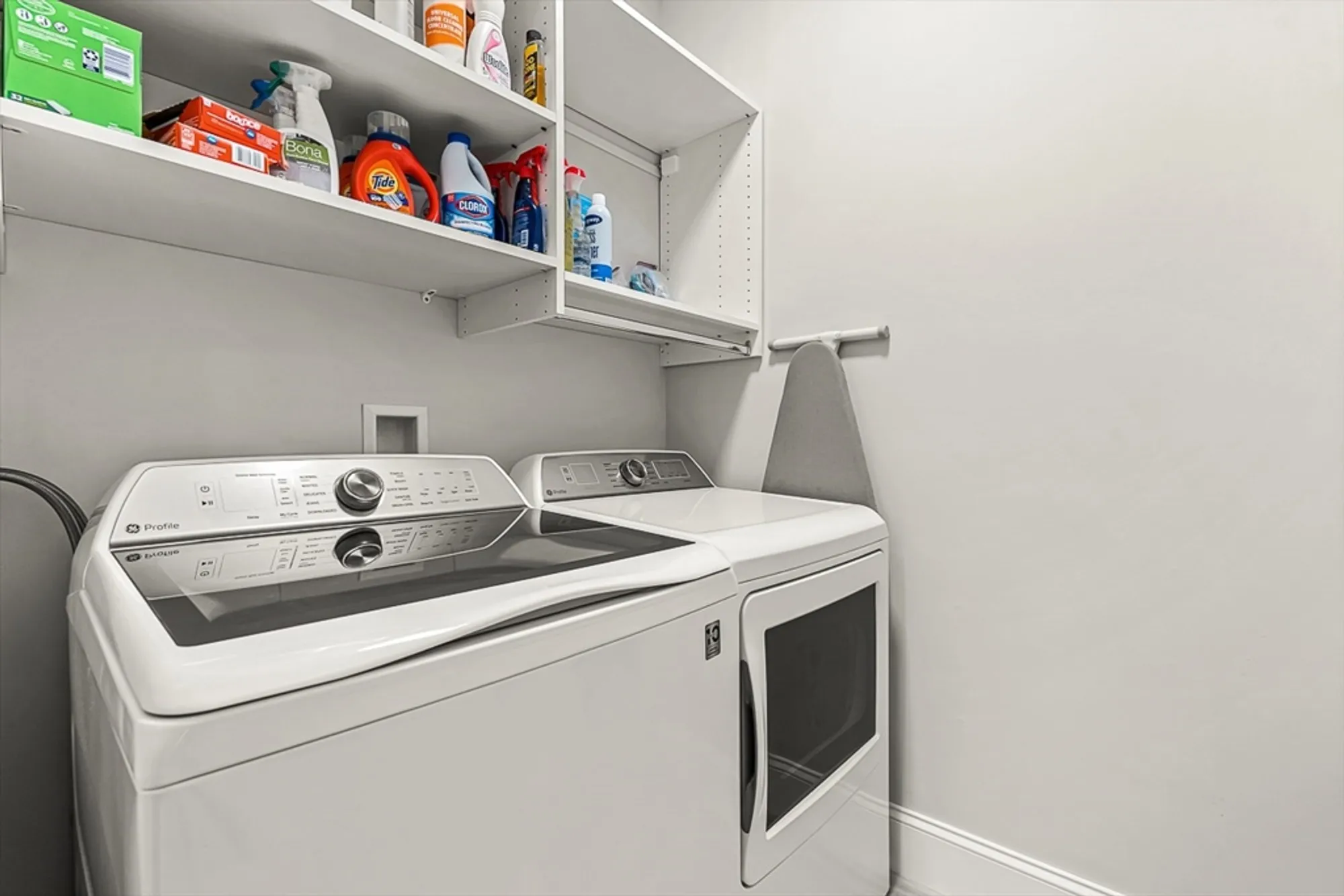 Property Slideshow image 19 of 32 | 5 peakes ln 5, Weston, MA, 02493