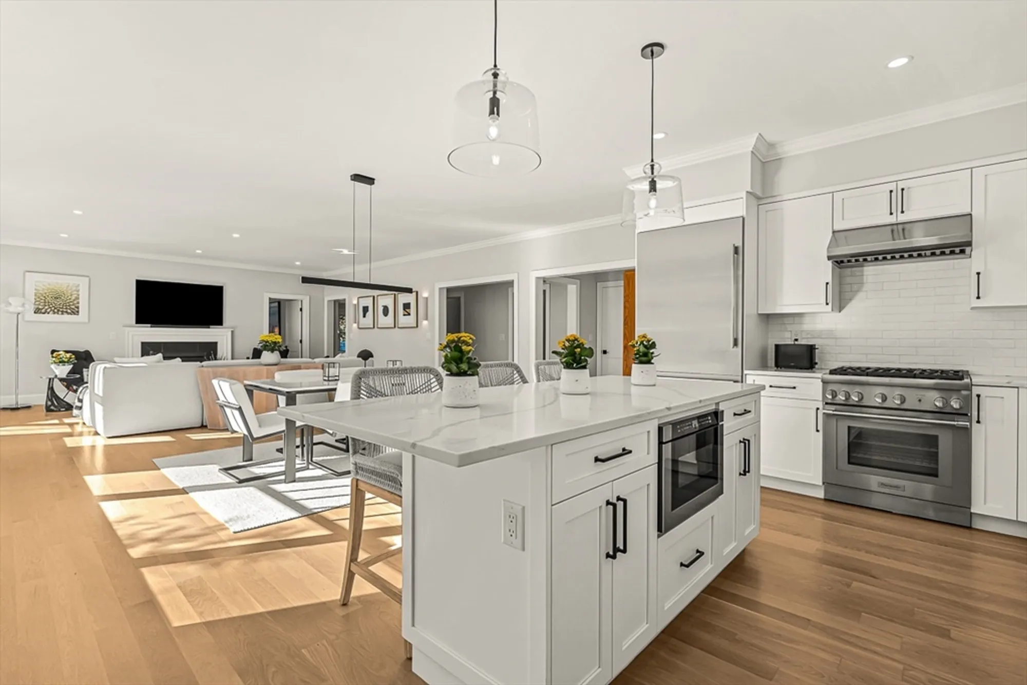 Property Slideshow image 6 of 32 | 5 peakes ln 5, Weston, MA, 02493