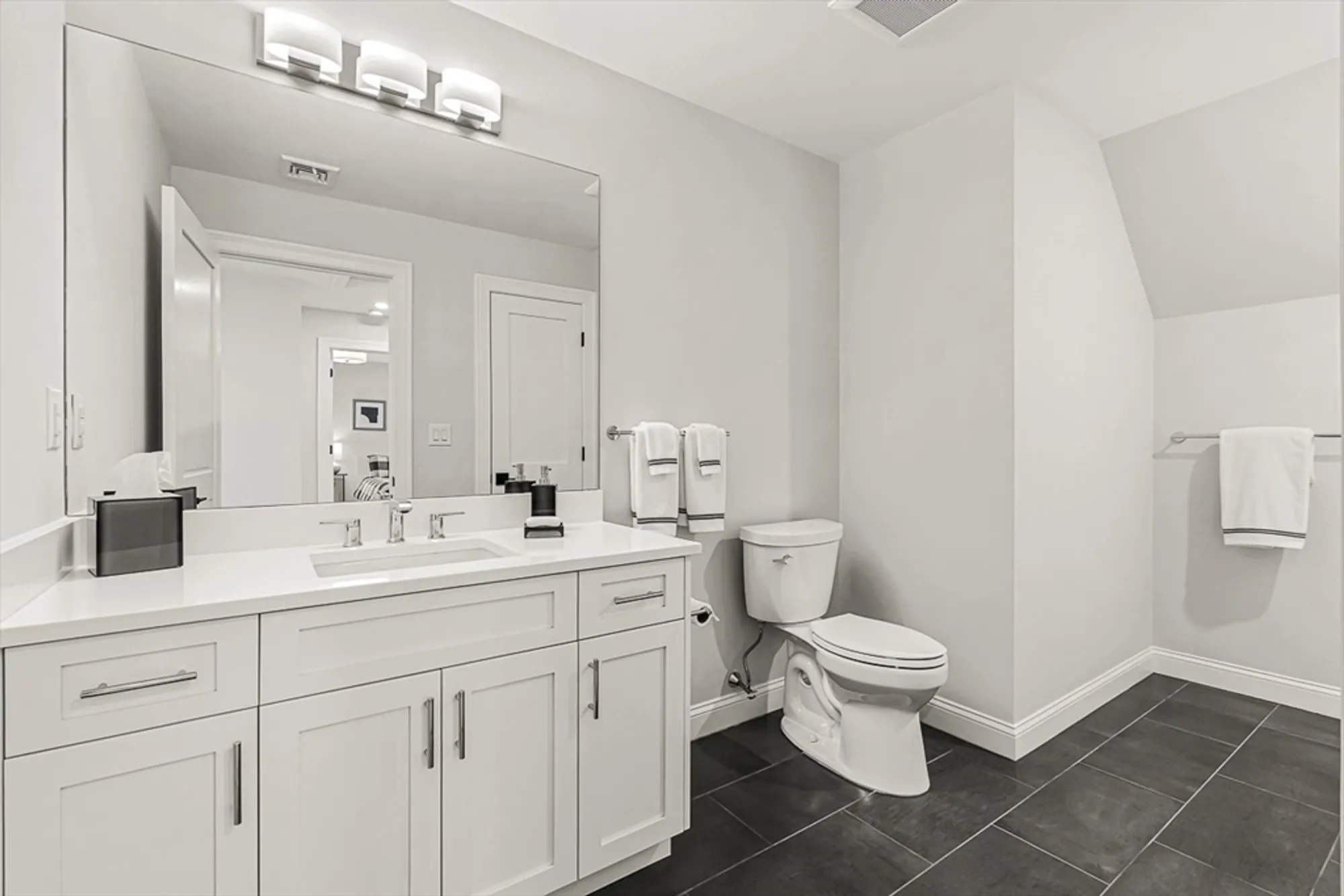 Property Slideshow image 28 of 32 | 5 peakes ln 5, Weston, MA, 02493