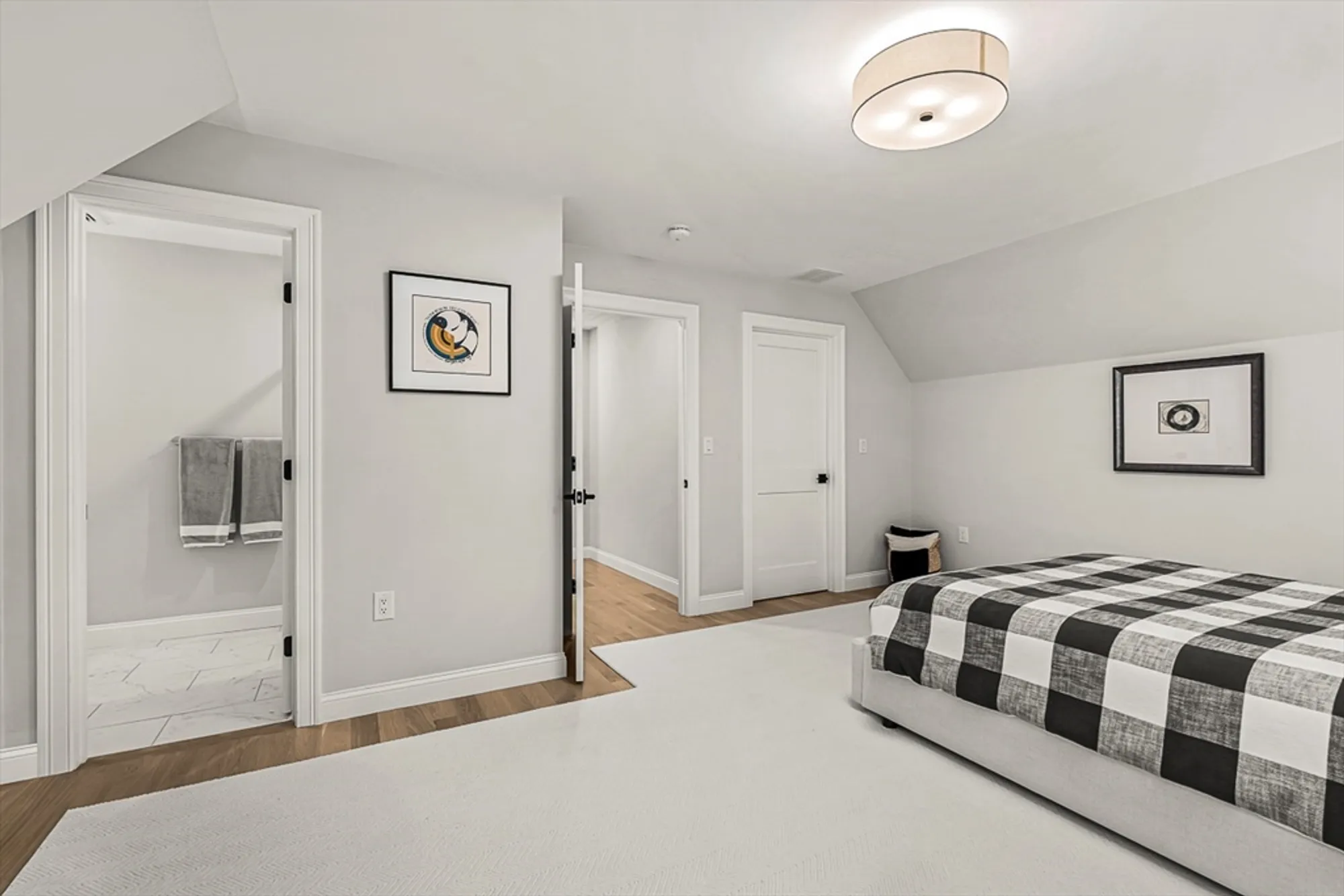 Property Slideshow image 24 of 32 | 5 peakes ln 5, Weston, MA, 02493