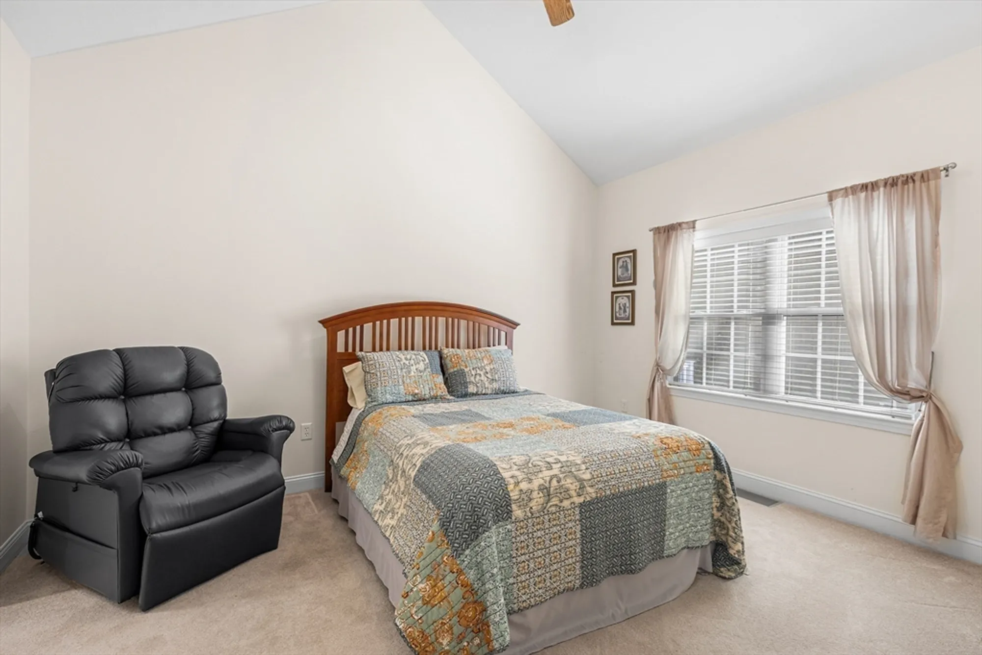 Property Slideshow image 11 of 32 | 877 auburnville way d4, Whitman, MA, 02382