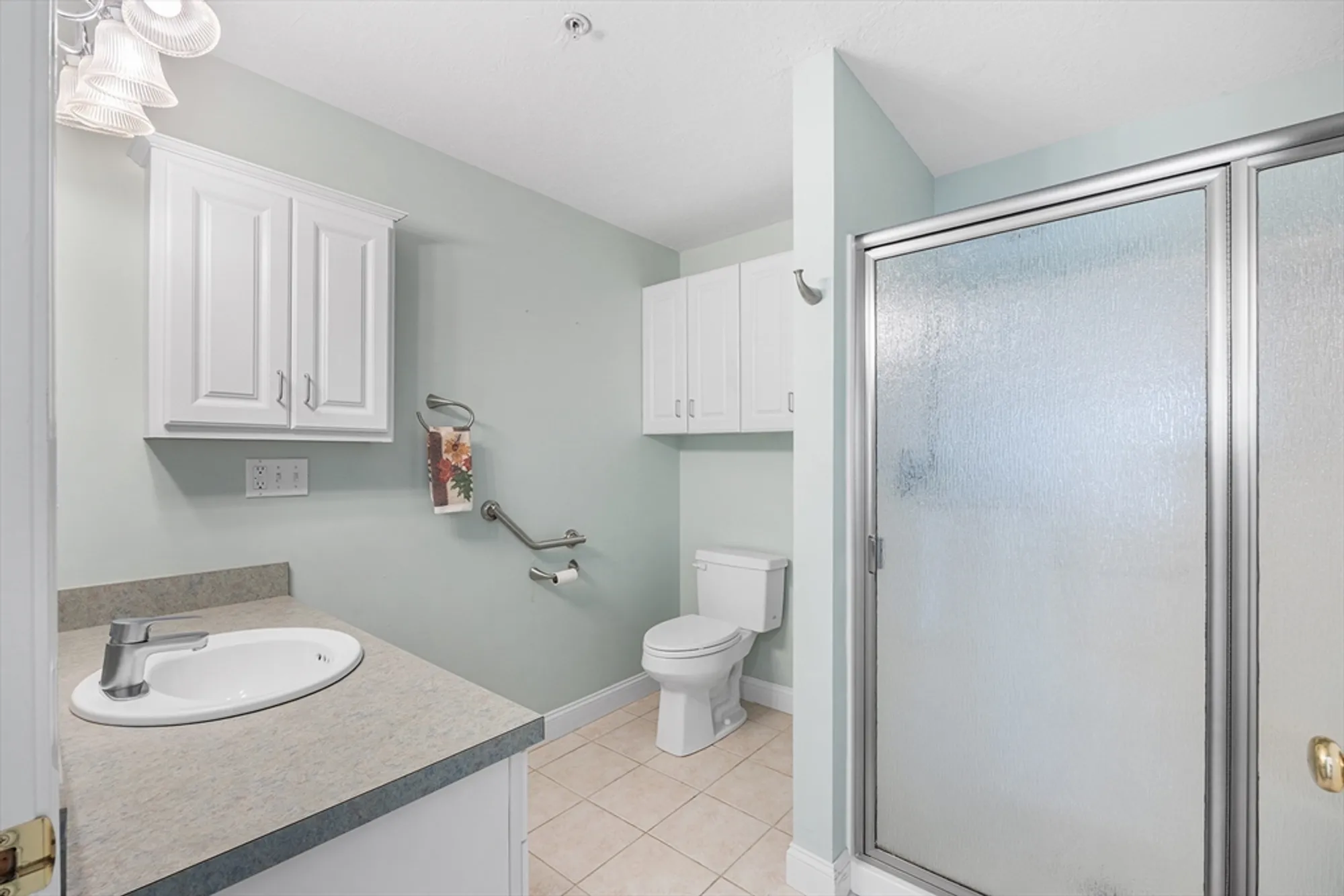 Property Slideshow image 15 of 32 | 877 auburnville way d4, Whitman, MA, 02382