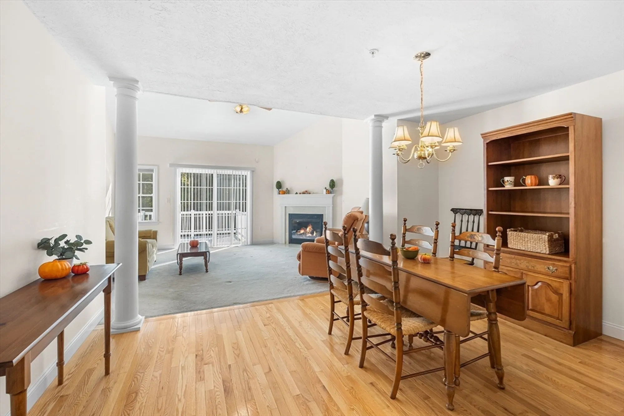 Property Slideshow image 8 of 32 | 877 auburnville way d4, Whitman, MA, 02382