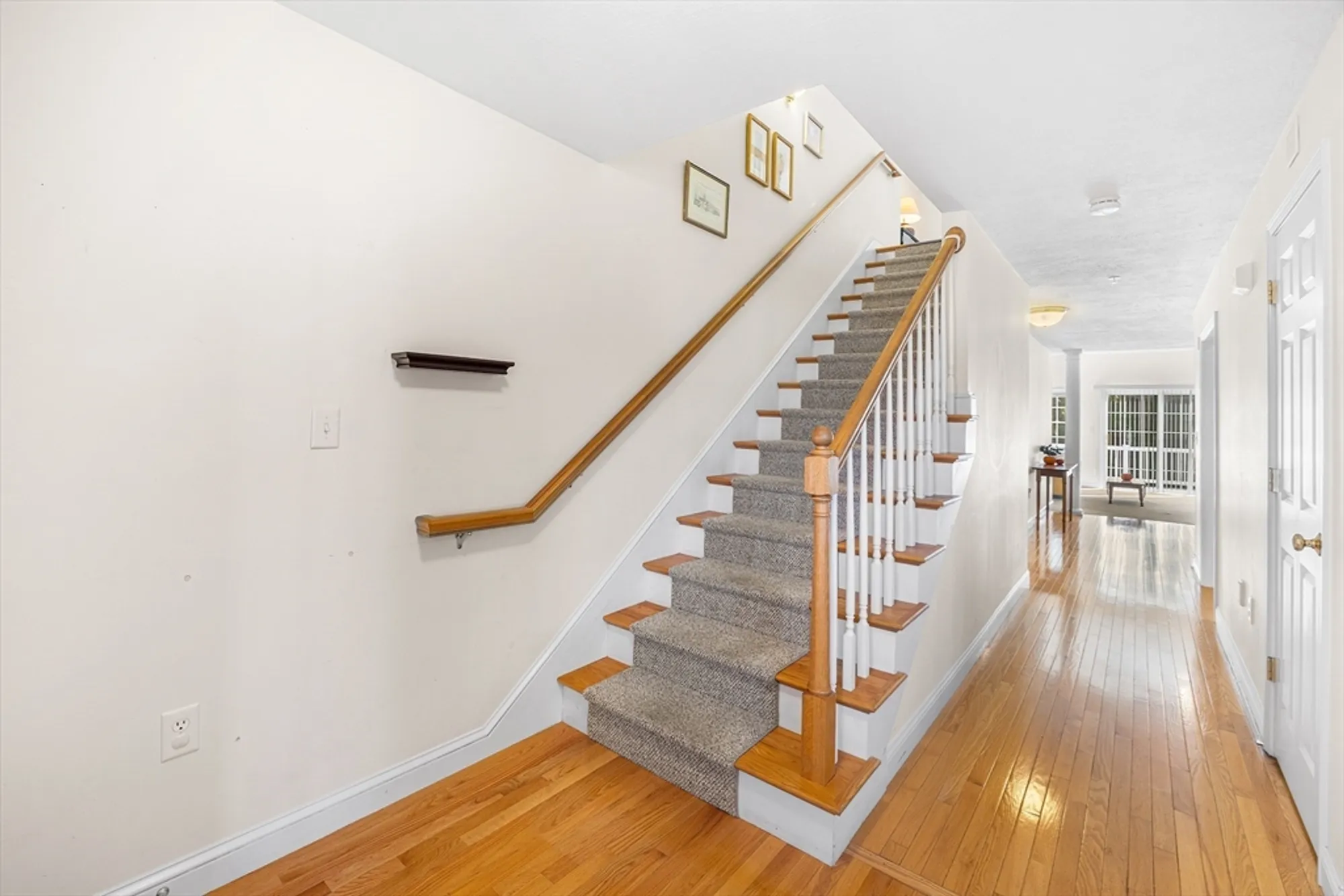Property Slideshow image 17 of 32 | 877 auburnville way d4, Whitman, MA, 02382