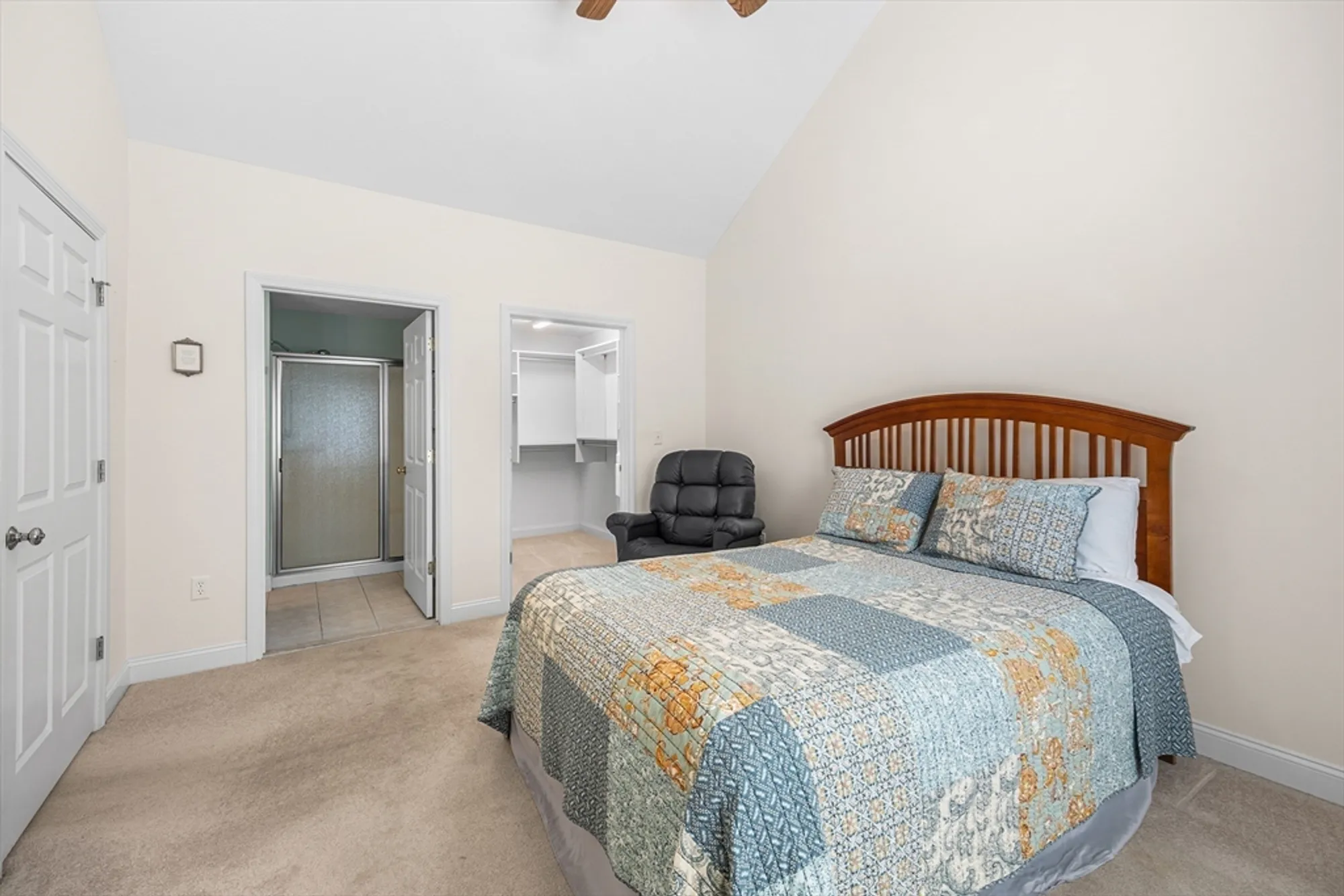 Property Slideshow image 12 of 32 | 877 auburnville way d4, Whitman, MA, 02382