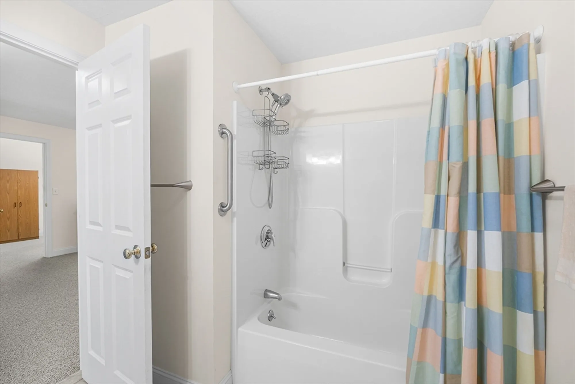 Property Slideshow image 26 of 32 | 877 auburnville way d4, Whitman, MA, 02382