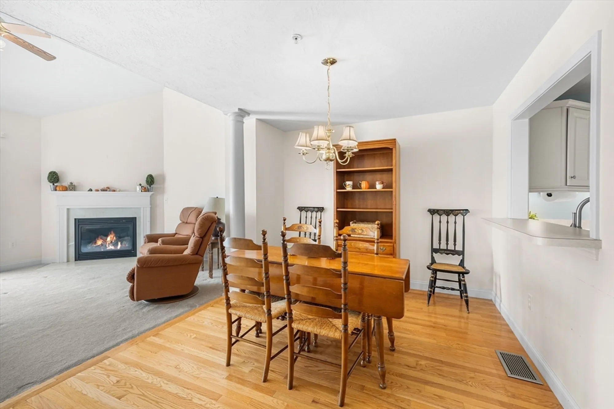 Property Slideshow image 7 of 32 | 877 auburnville way d4, Whitman, MA, 02382