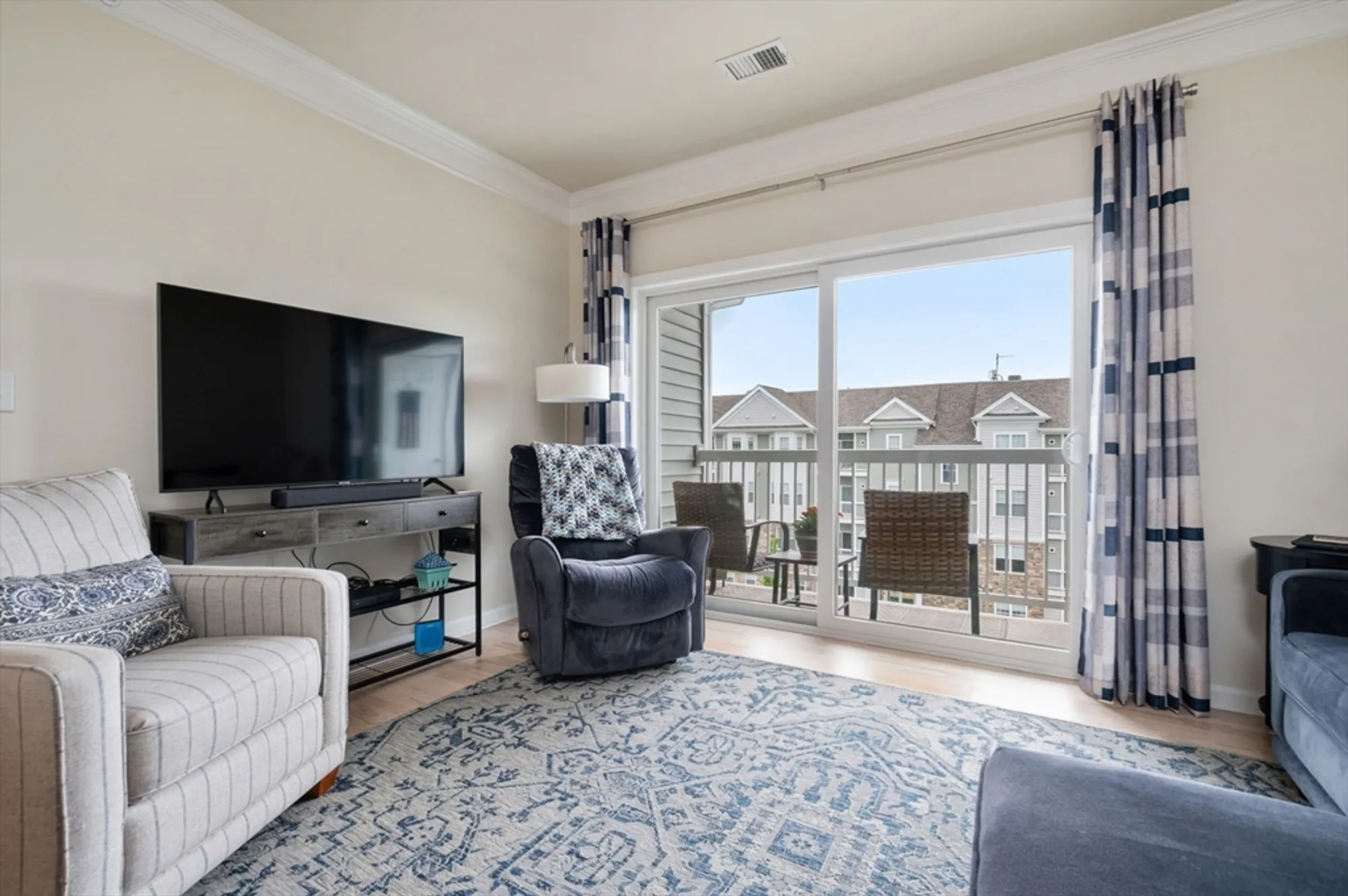 Property Slideshow image 8 of 32 | 4403 peters farm way 403, Westborough, MA, 01581