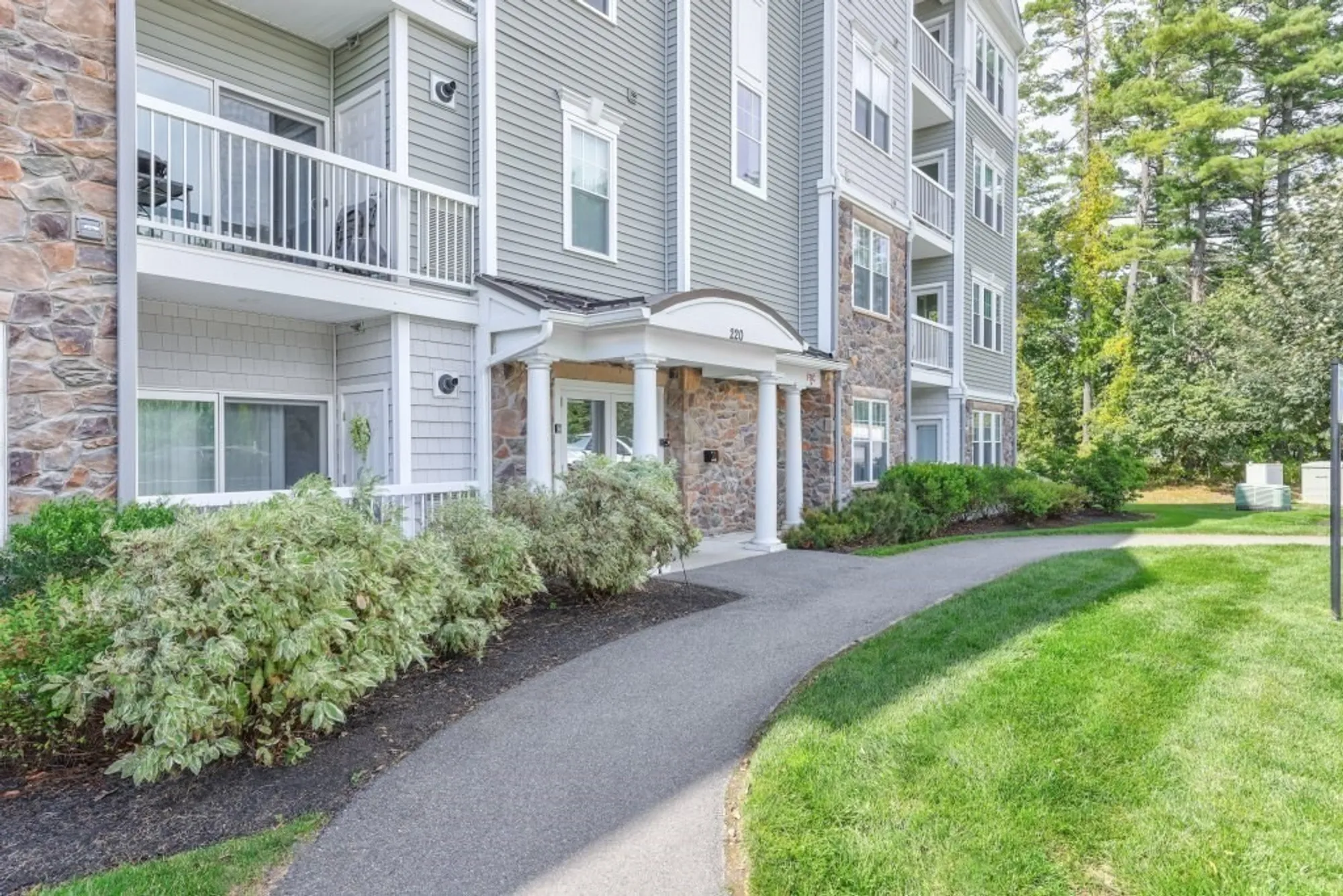 Property Slideshow image 29 of 42 | 220 martins lndg apt 309, North Reading, MA, 01864