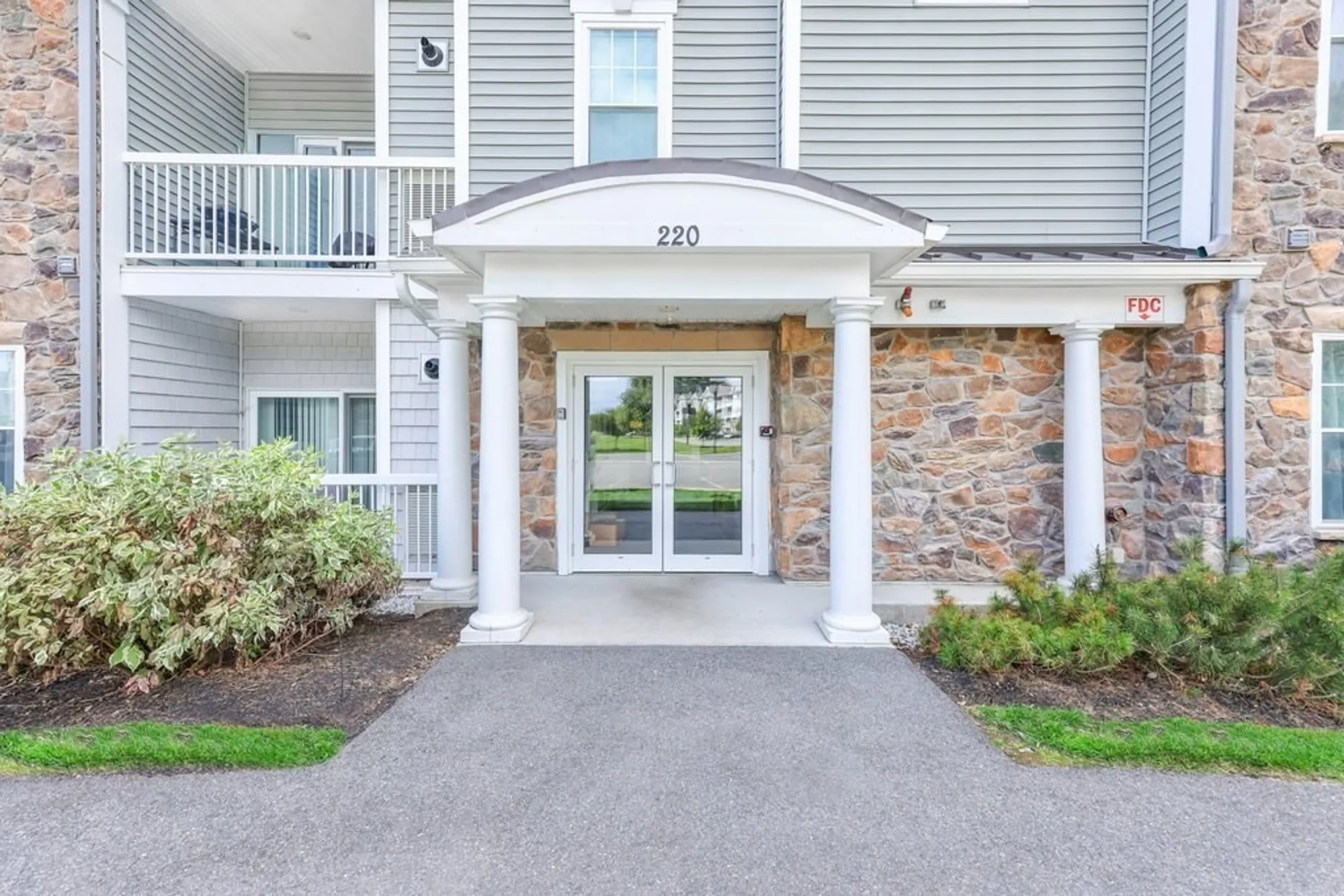 Property Slideshow image 28 of 42 | 220 martins lndg apt 309, North Reading, MA, 01864