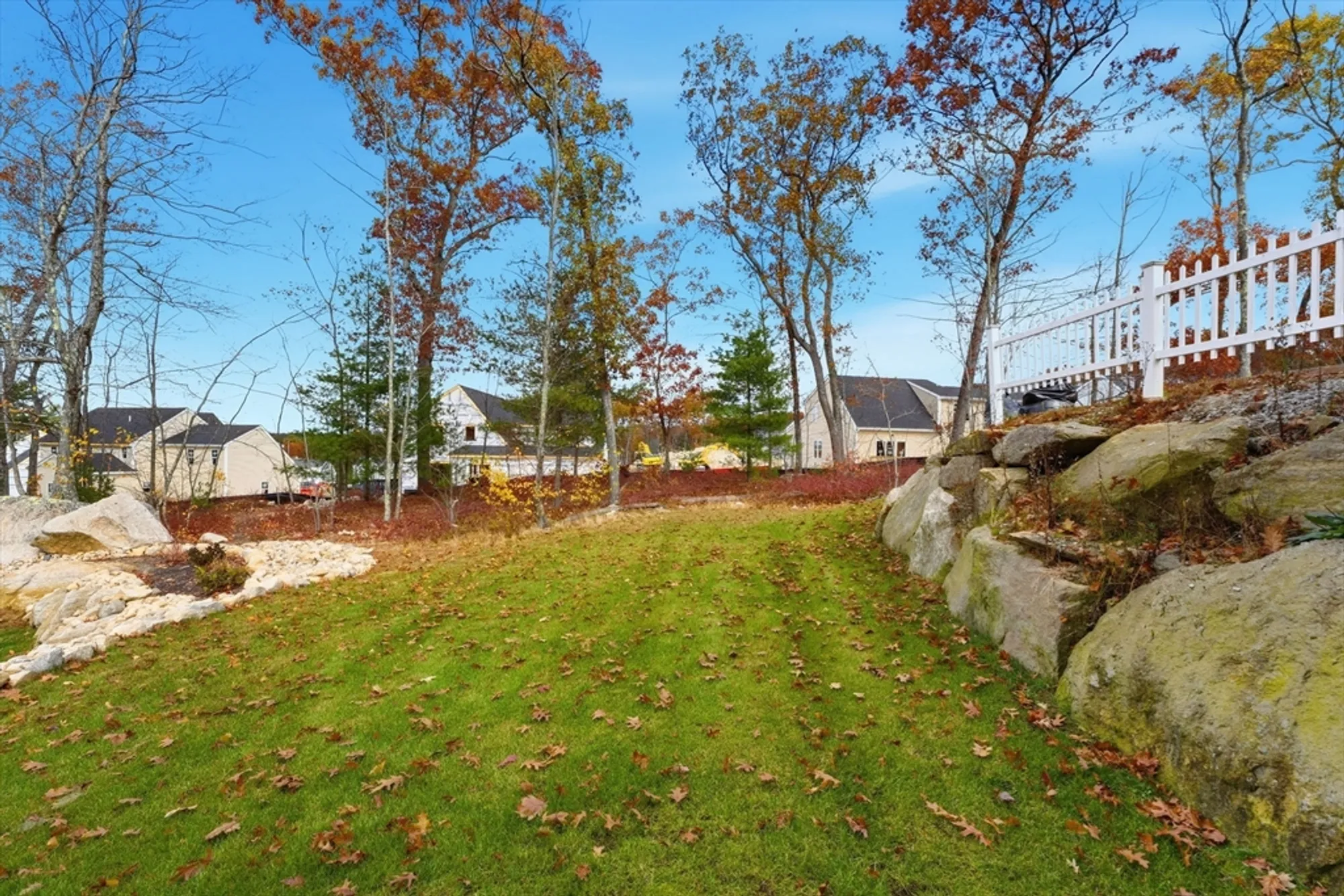 Property Slideshow image 33 of 41 | 100 spring hill dr # 100, Uxbridge, MA, 01569